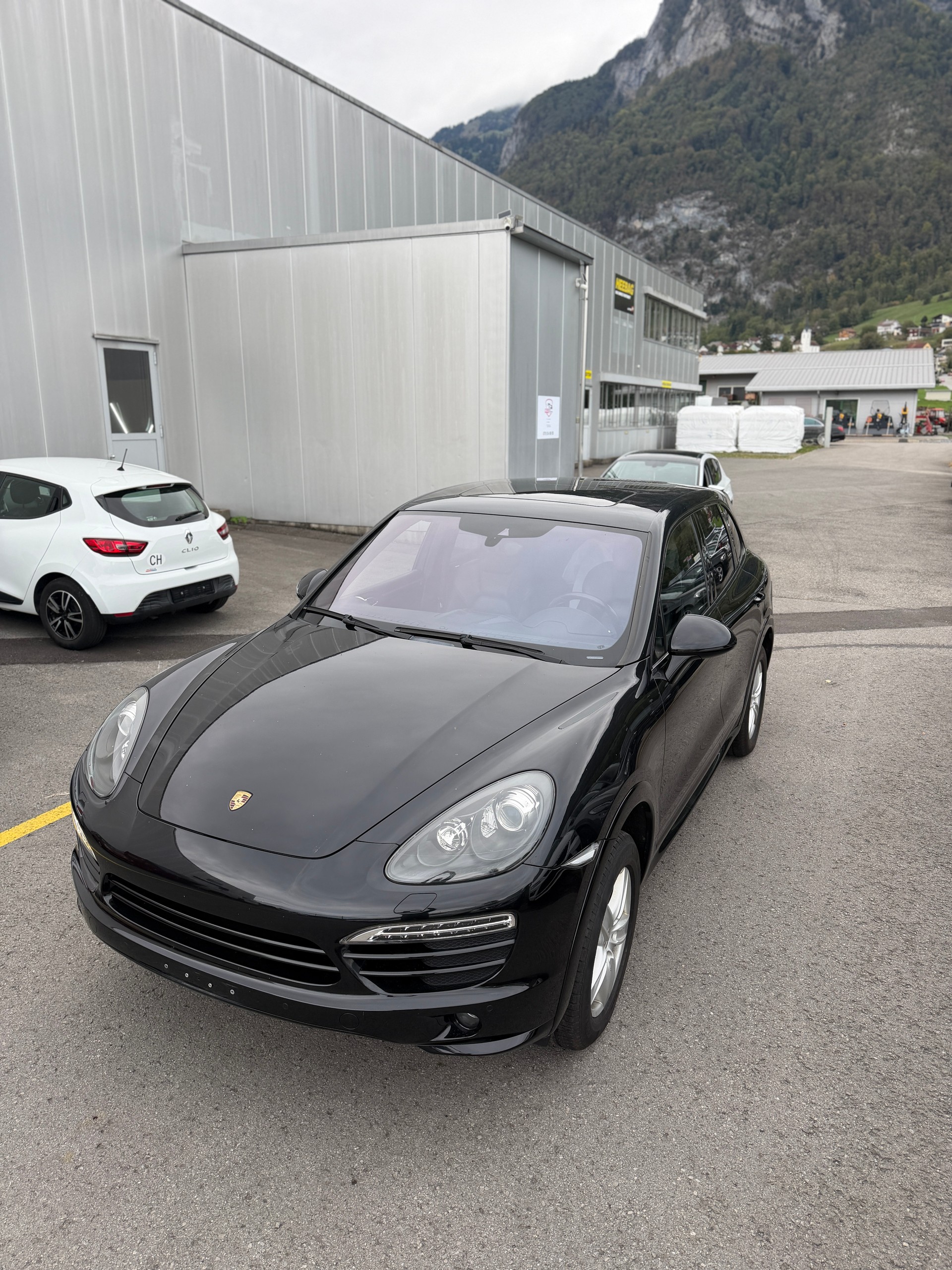 PORSCHE Cayenne S-image-4