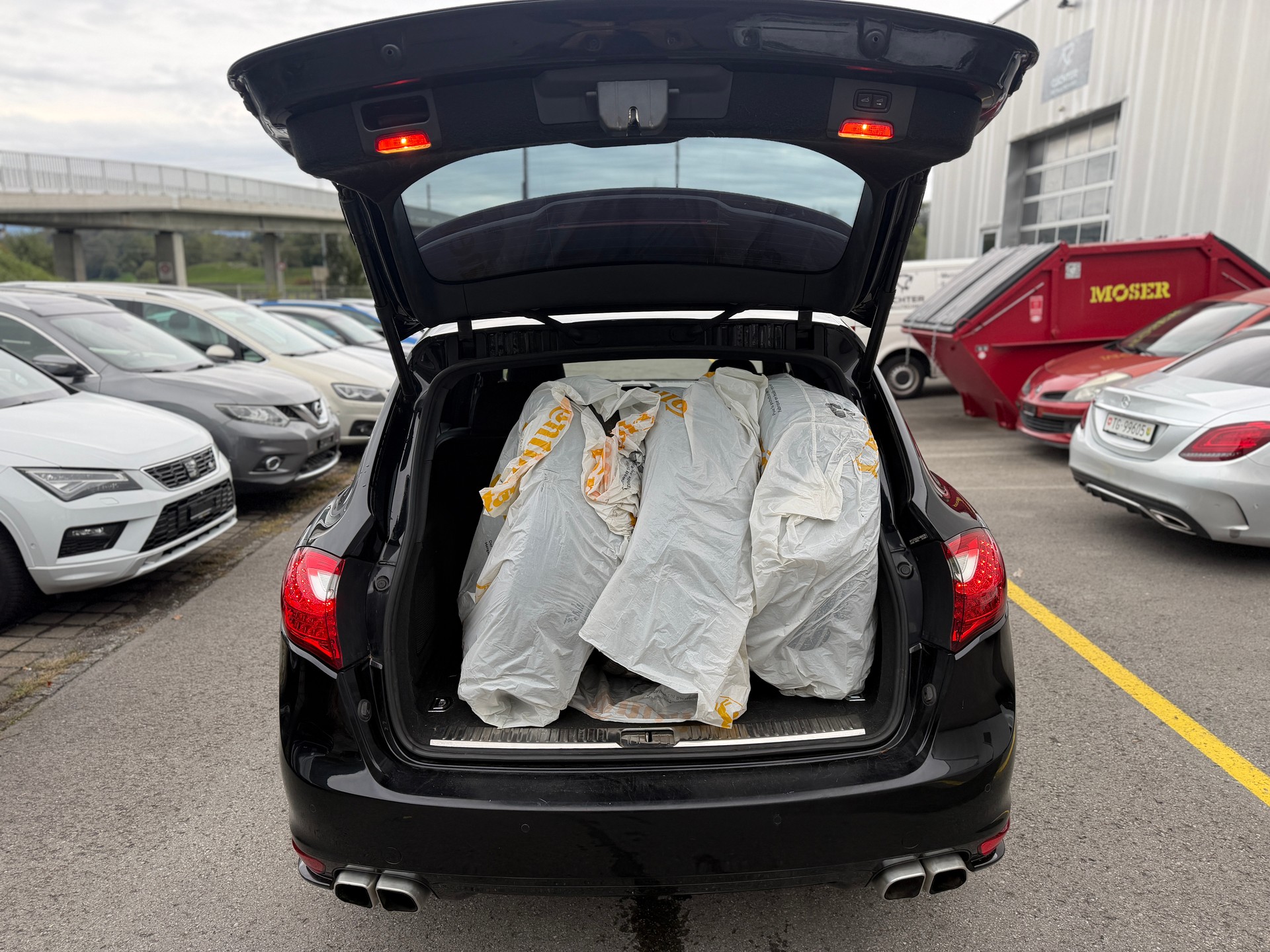 PORSCHE Cayenne S-image-12