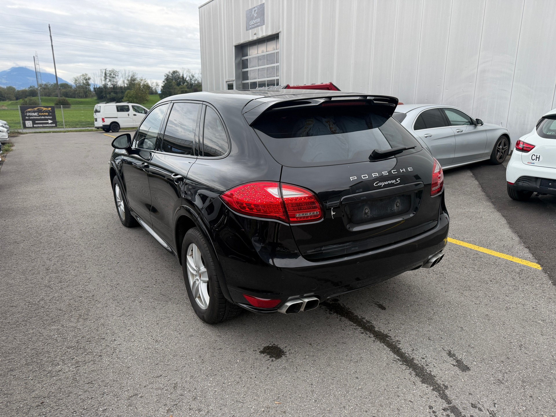 PORSCHE Cayenne S-image-10