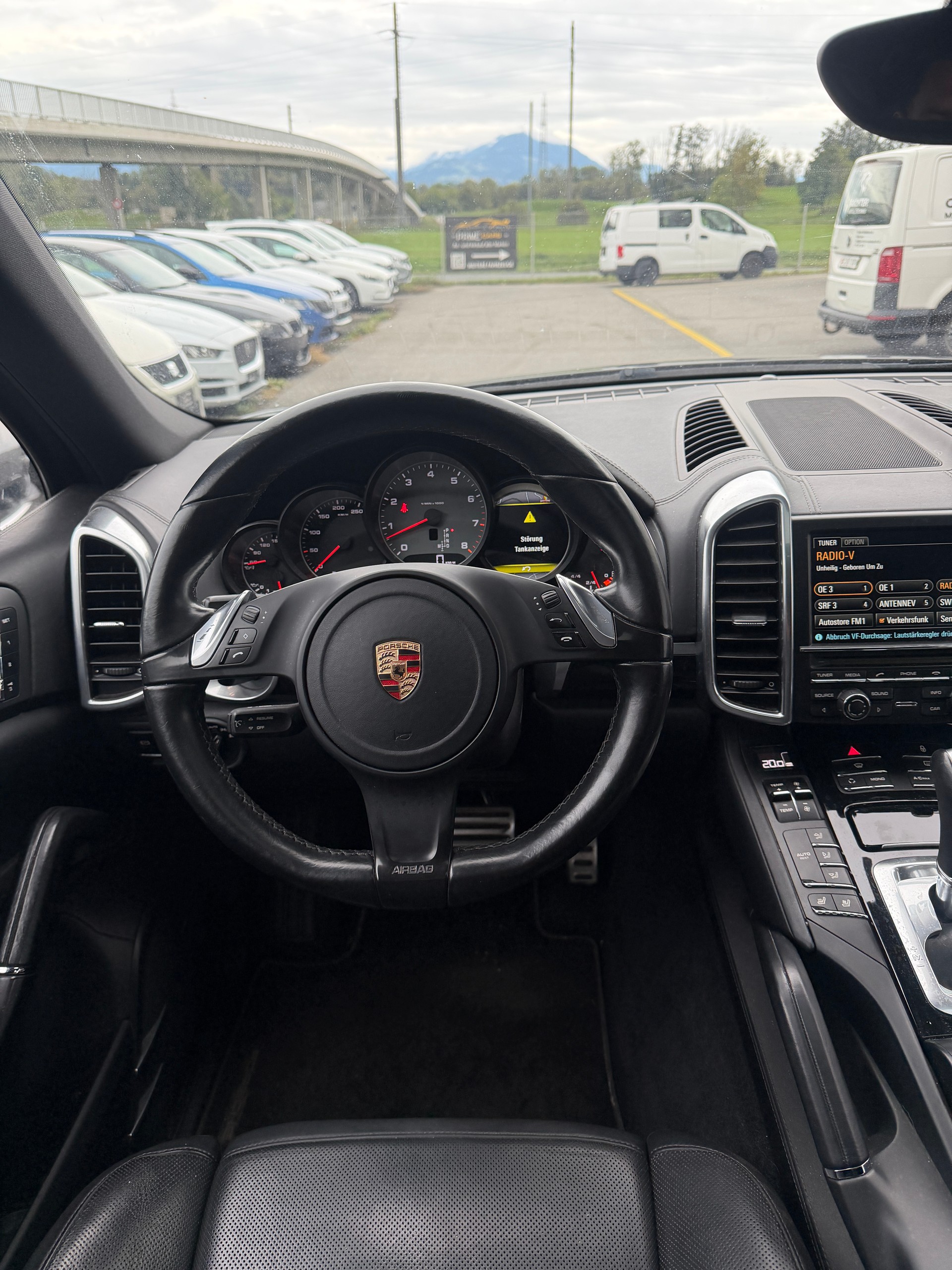 PORSCHE Cayenne S-image-14