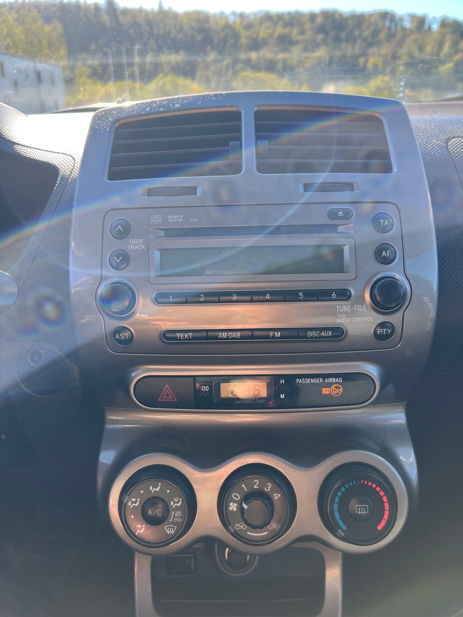 TOYOTA UrbanCruiser 1.4 D-4D Linea Sol 4WD-image-13