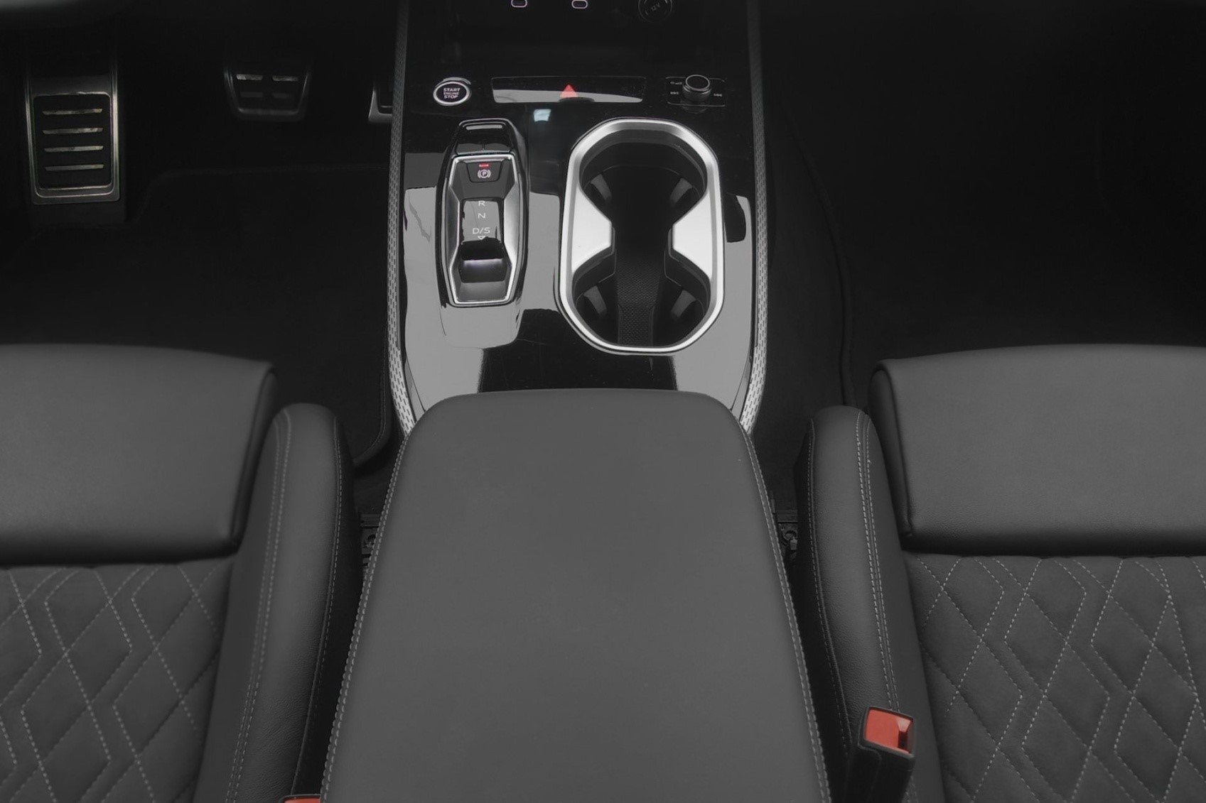AUDI A6 Avant e-hybrid quattro S-Line 220 kW S tronic *CH-FZG. / Gratisservice / Werksgarantie*-image-8