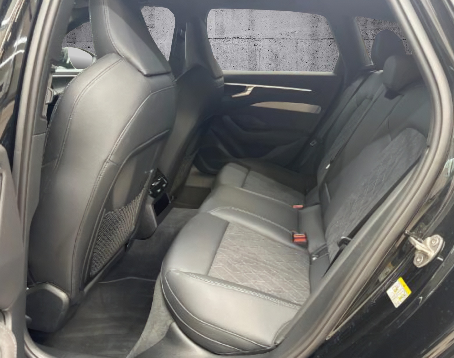 AUDI A6 Avant e-hybrid quattro S-Line 220 kW S tronic *CH-FZG. / Gratisservice / Werksgarantie*-image-9