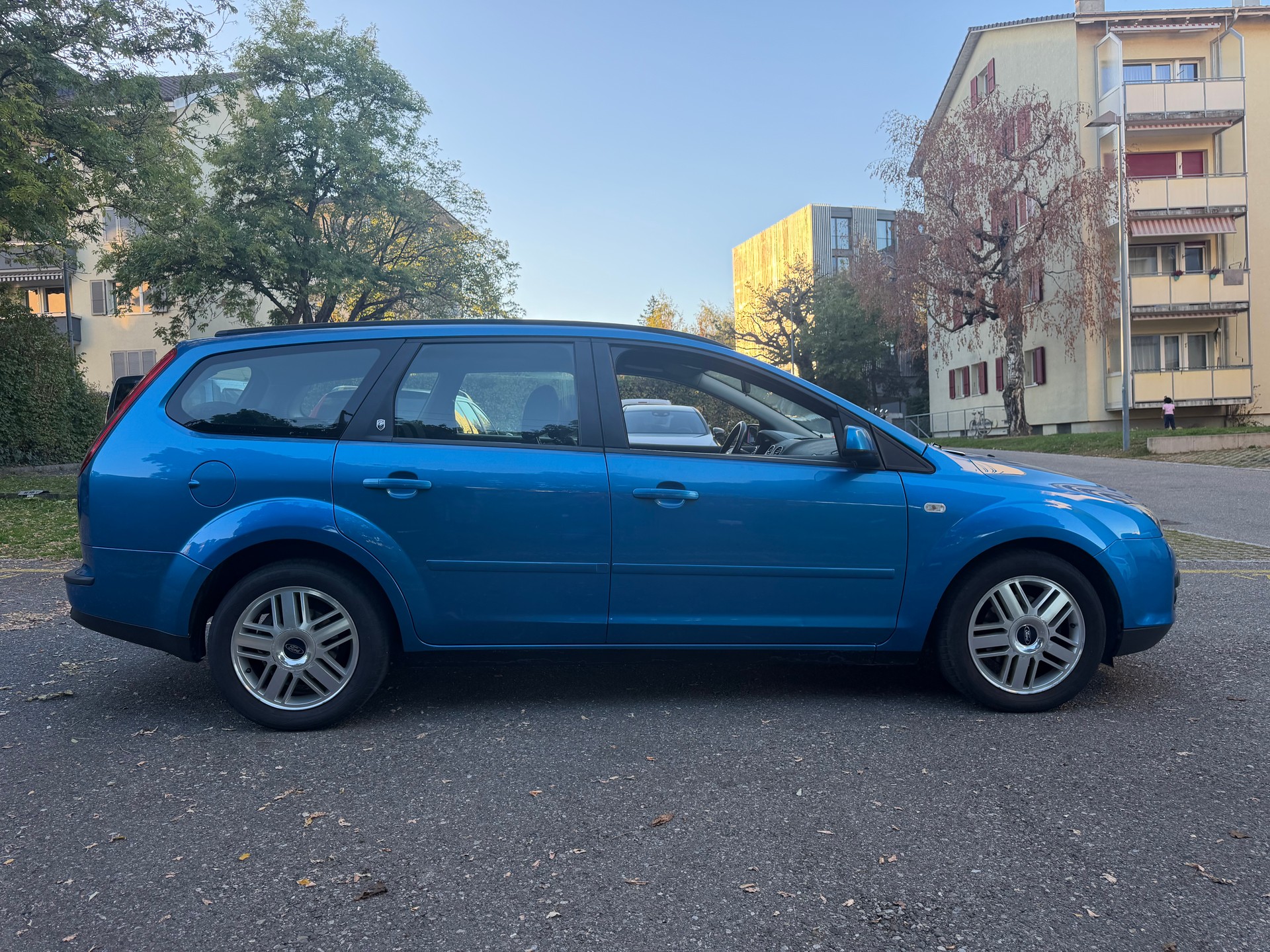 FORD Focus 1.6i Carving Automatic-image-5