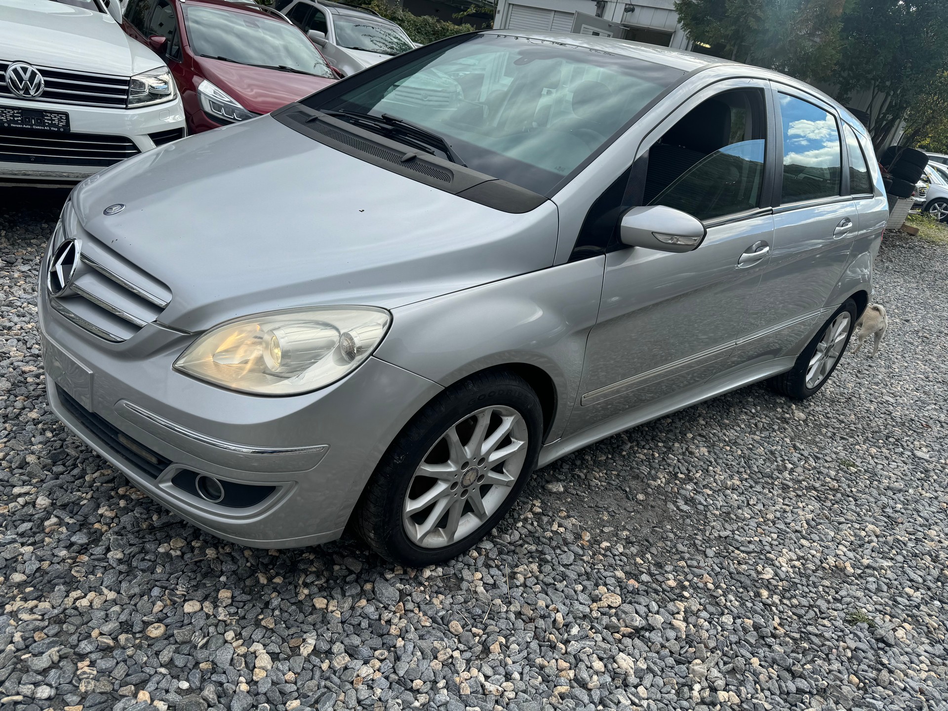 MERCEDES-BENZ B 200-image-11