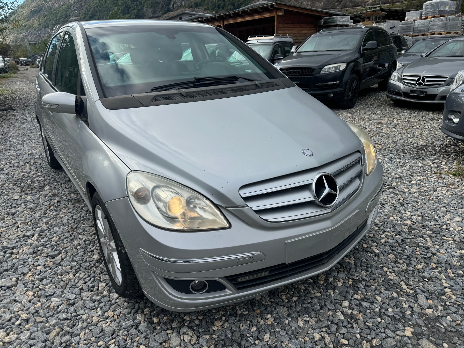 MERCEDES-BENZ B 200-image-3