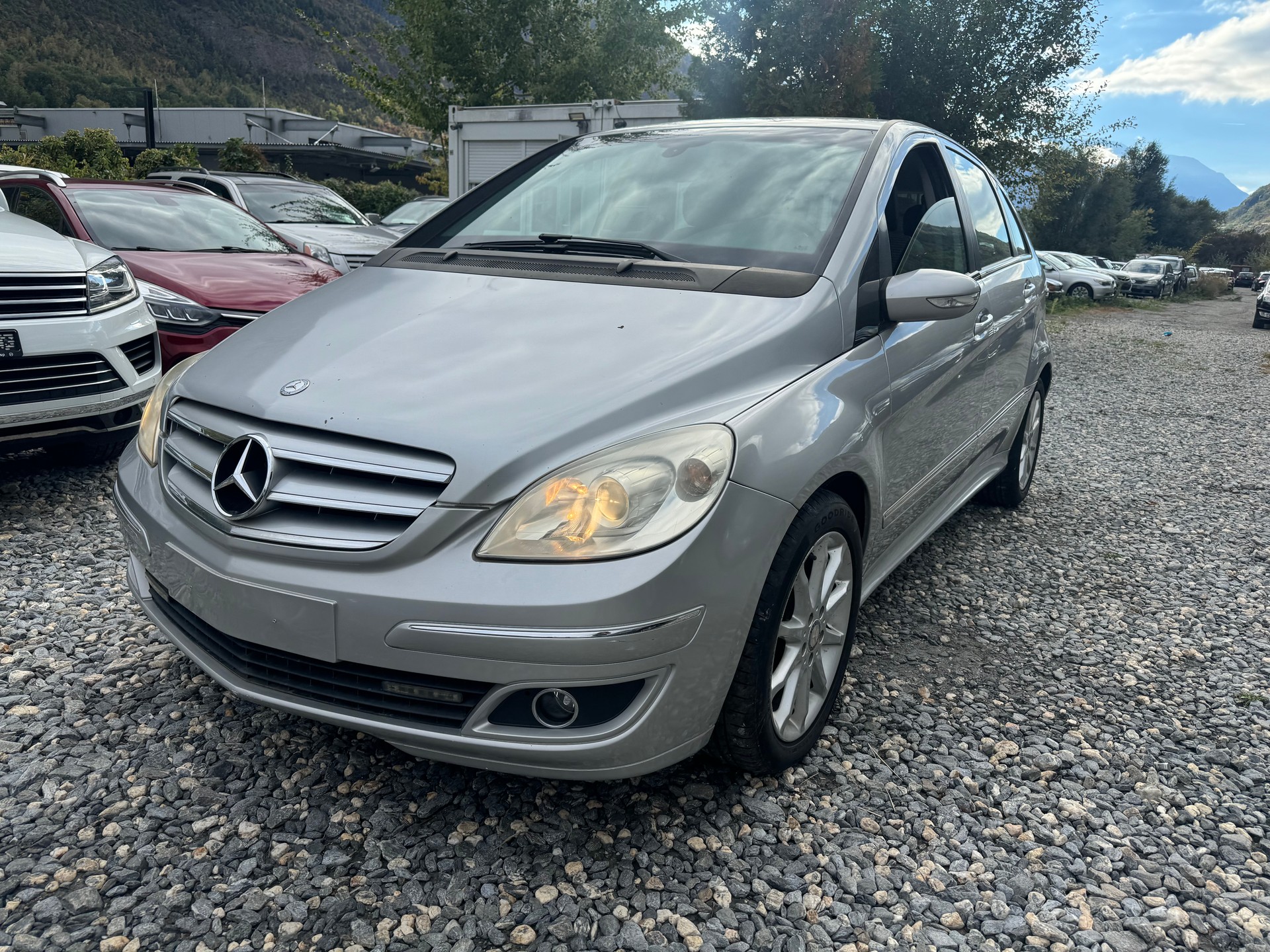 MERCEDES-BENZ B 200-image-2