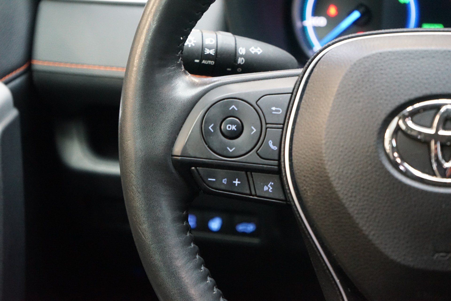 TOYOTA RAV-4 2.5 HSD ADVENTURE e-CVT 4WD-image-8