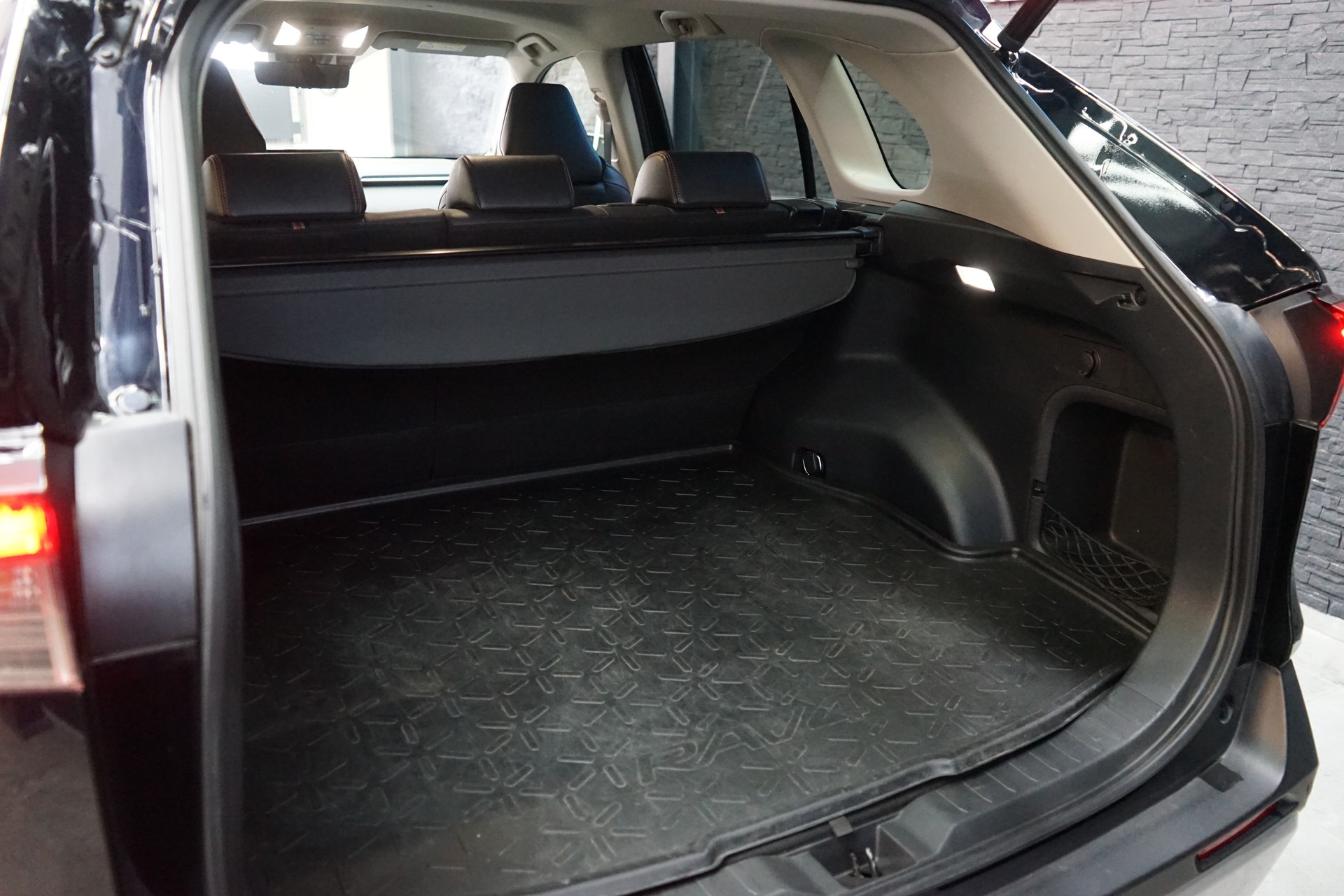 TOYOTA RAV-4 2.5 HSD ADVENTURE e-CVT 4WD-image-21