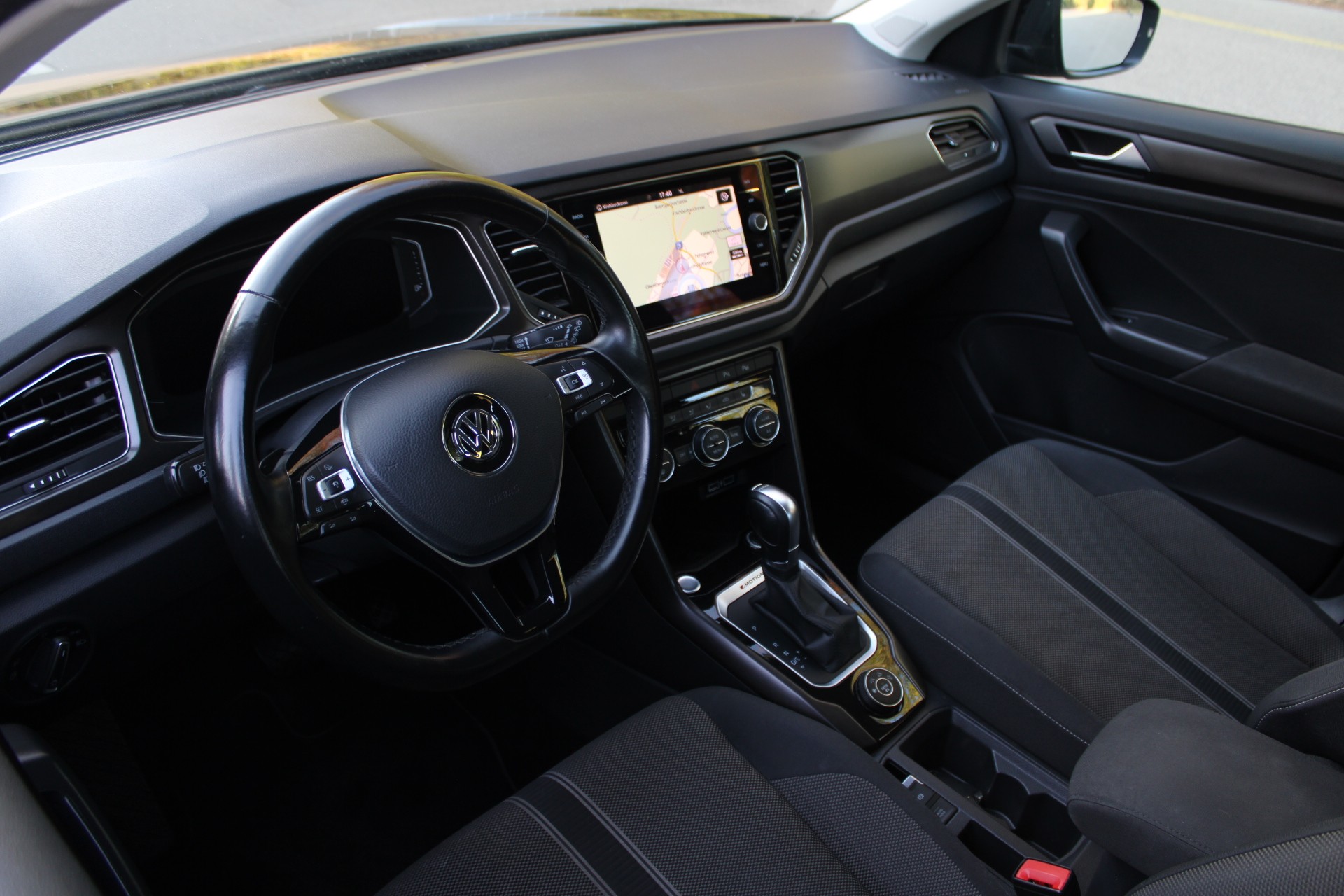 VW T-Roc 2.0 TDI SCR Advance DSG 4Motion-image-4
