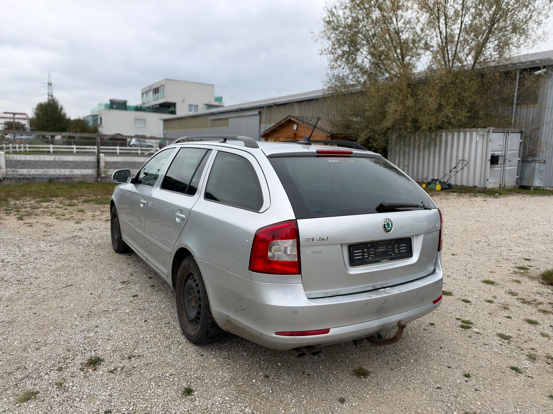 SKODA Octavia Combi 2.0 TDI Swiss Adventure 4x4 DSG-image-3