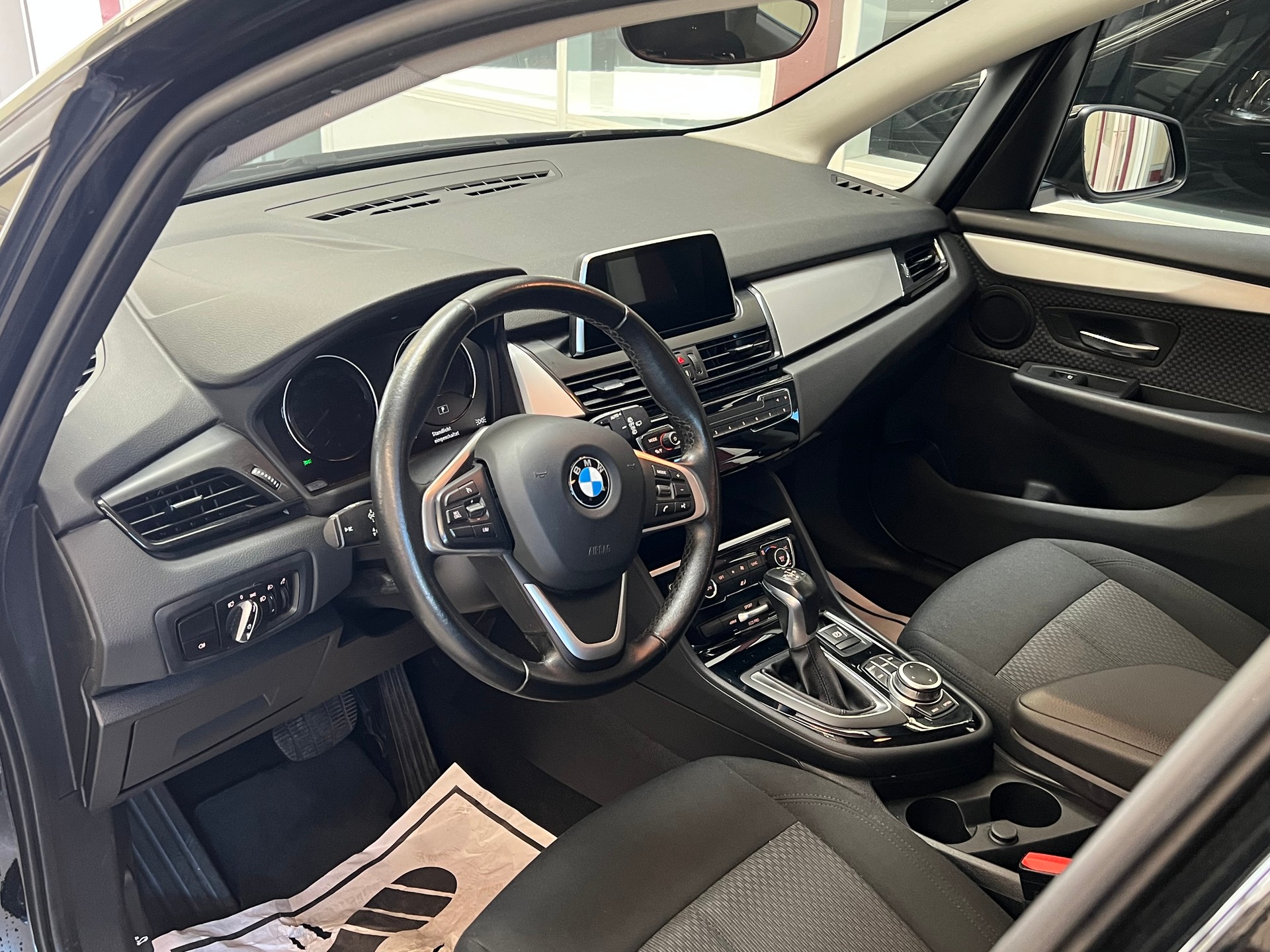 BMW 225xe iPerformance Active Tourer Steptronic-image-11