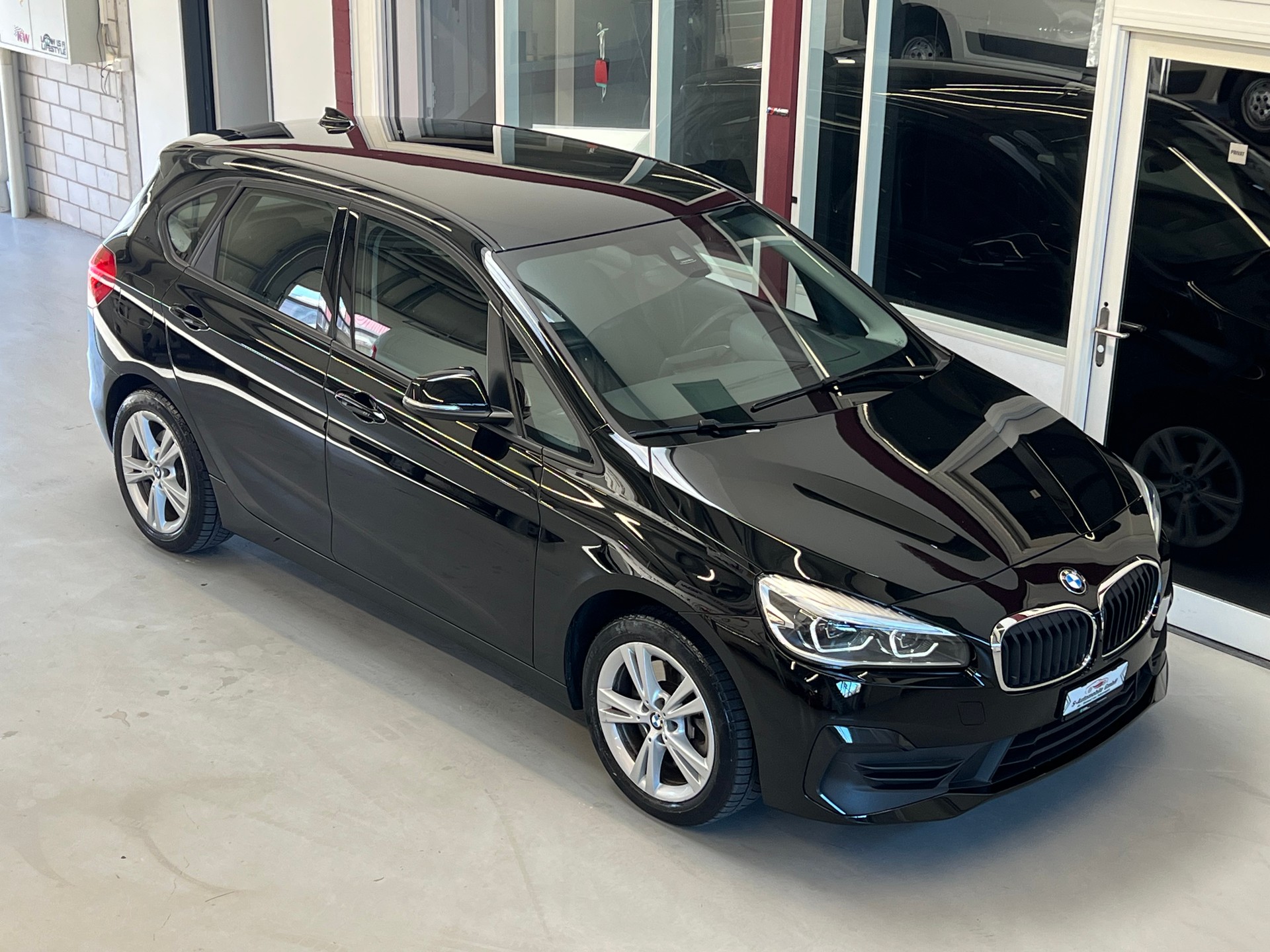 BMW 225xe iPerformance Active Tourer Steptronic-image-0