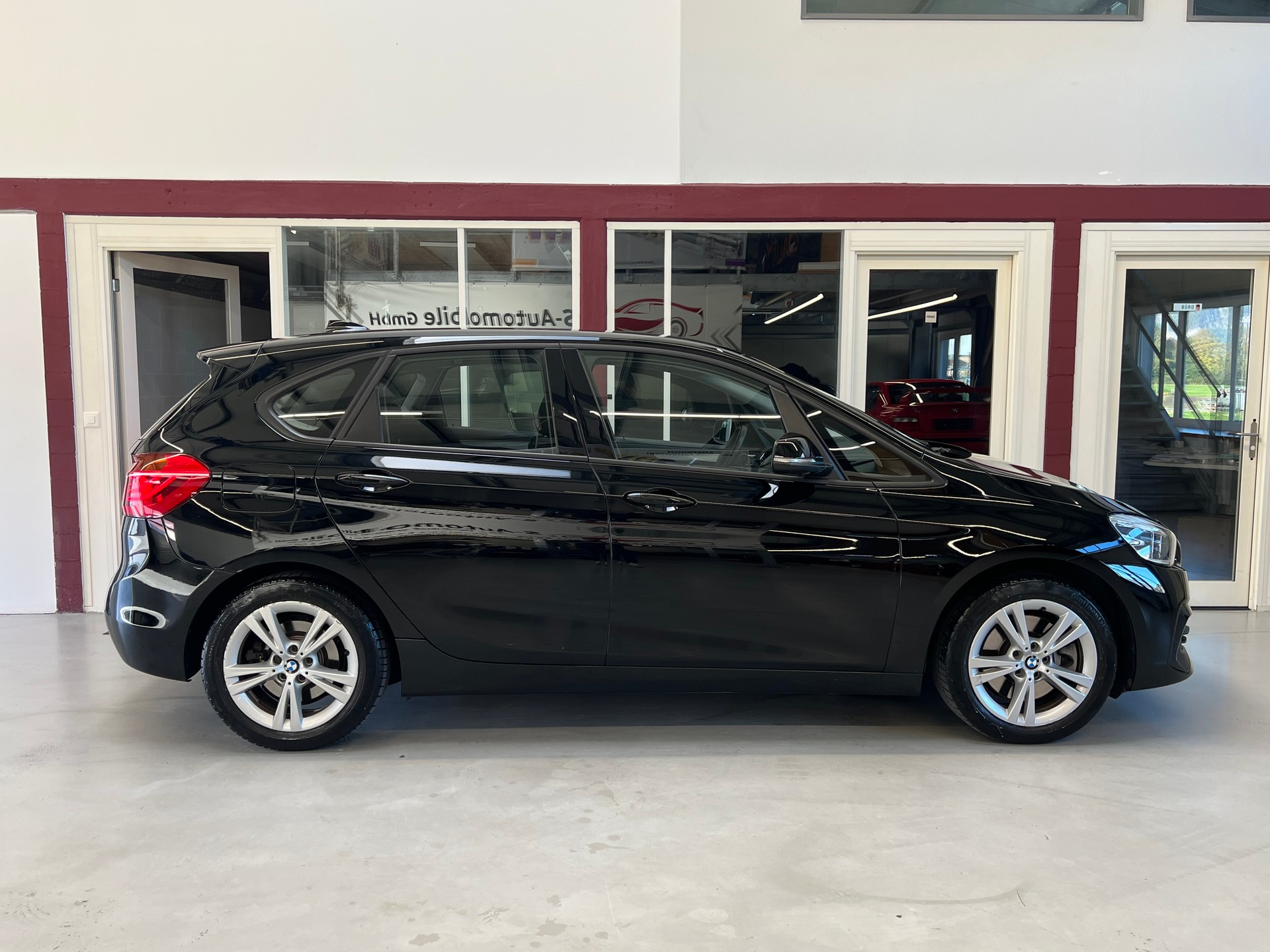 BMW 225xe iPerformance Active Tourer Steptronic-image-8