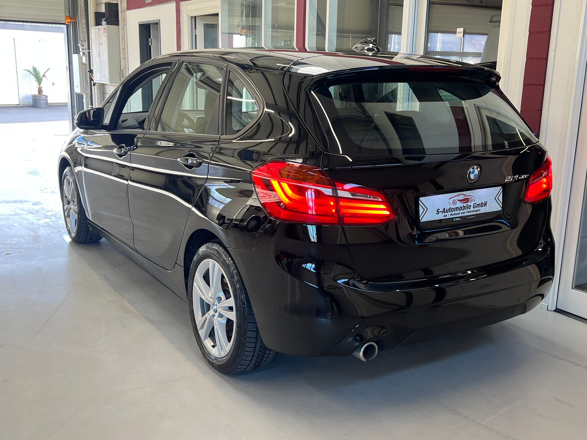 BMW 225xe iPerformance Active Tourer Steptronic-image-5