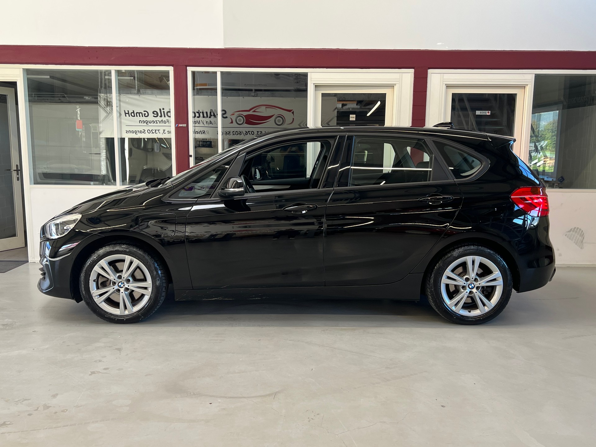 BMW 225xe iPerformance Active Tourer Steptronic-image-3