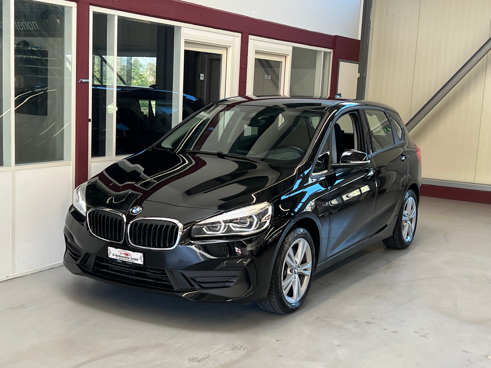 BMW 225xe iPerformance Active Tourer Steptronic-image-2