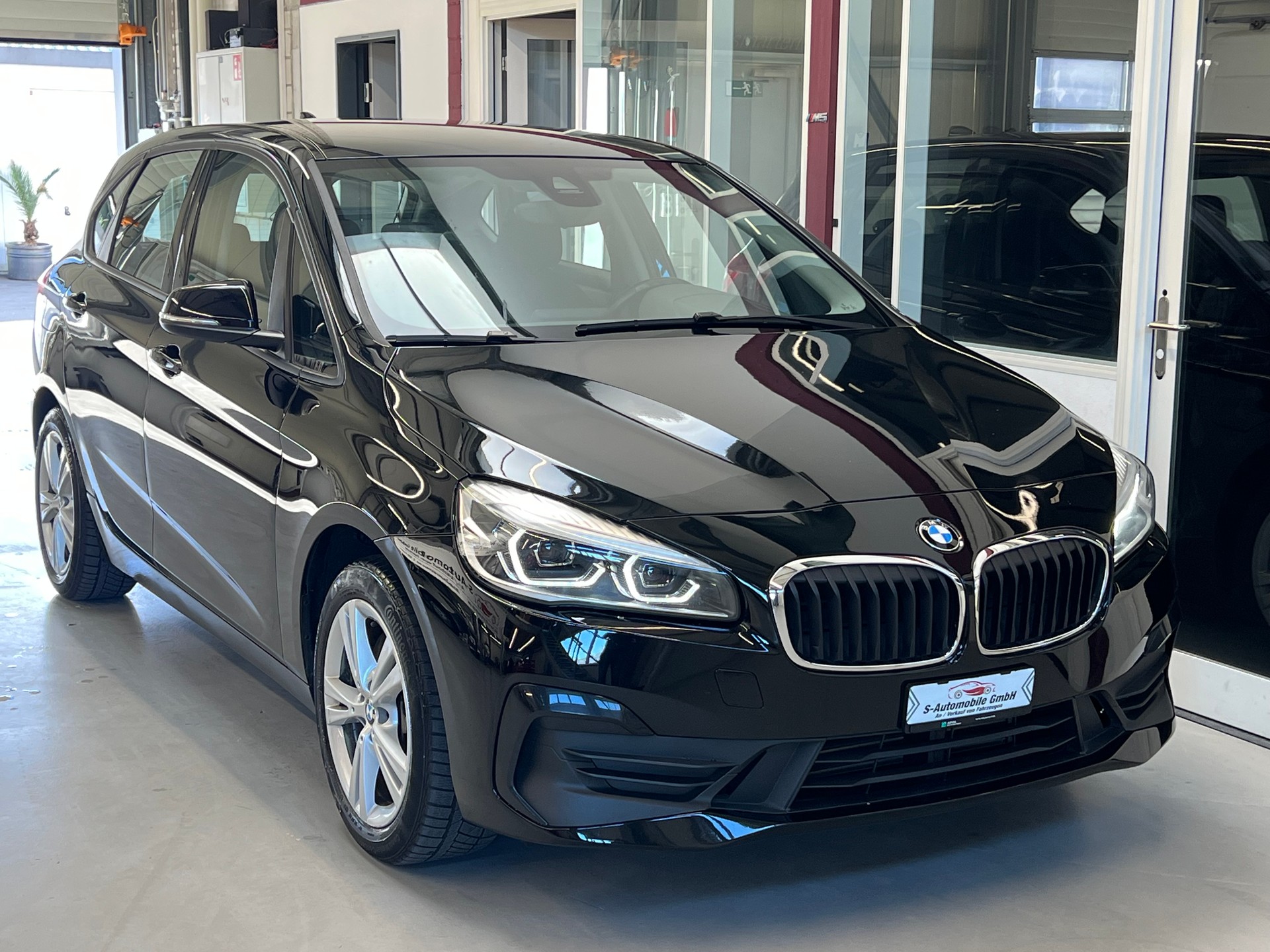 BMW 225xe iPerformance Active Tourer Steptronic-image-9