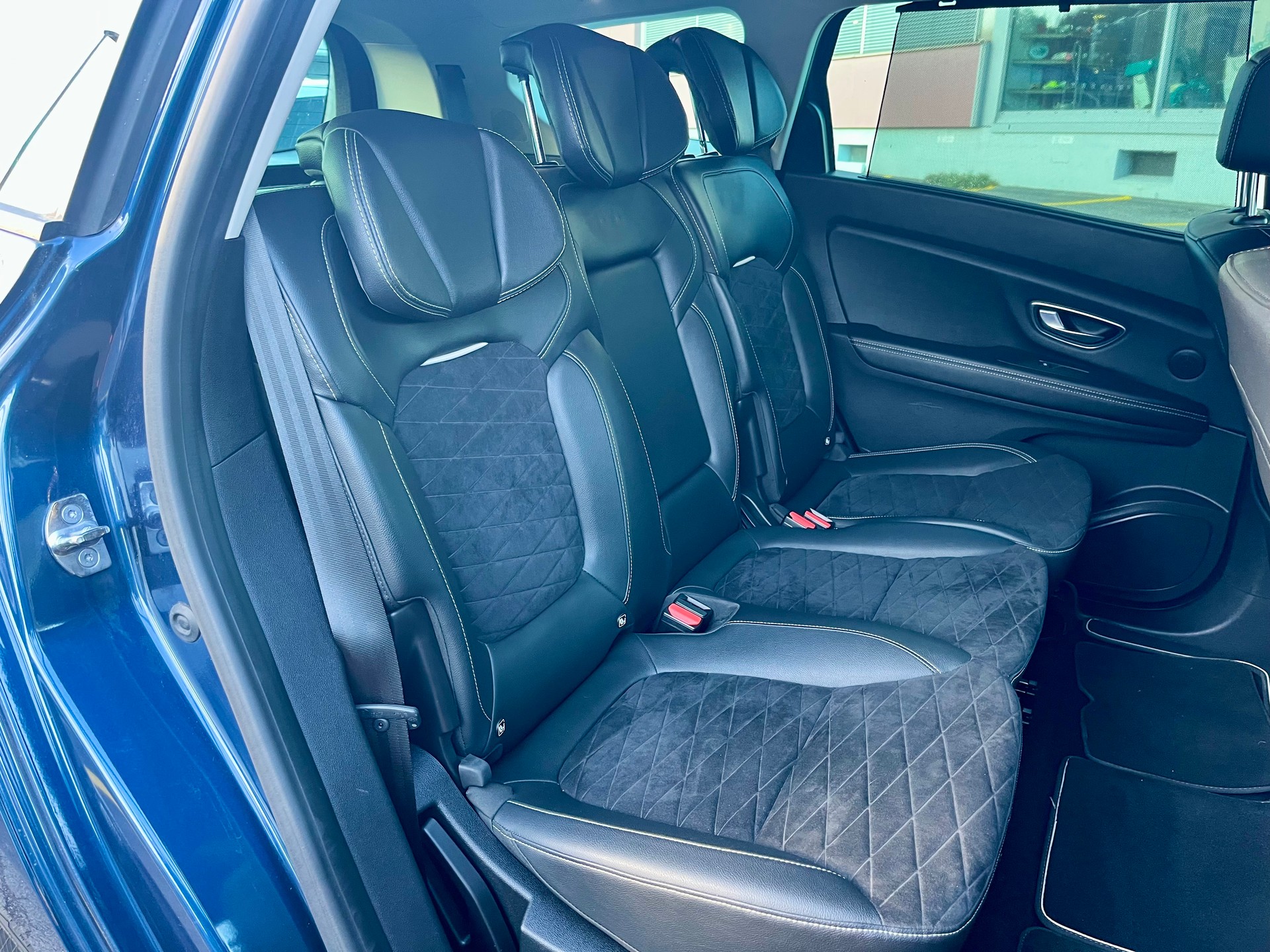 RENAULT Grand Scénic 1.3 16V Turbo Black Edition EDC*7 Plätzer*-image-27