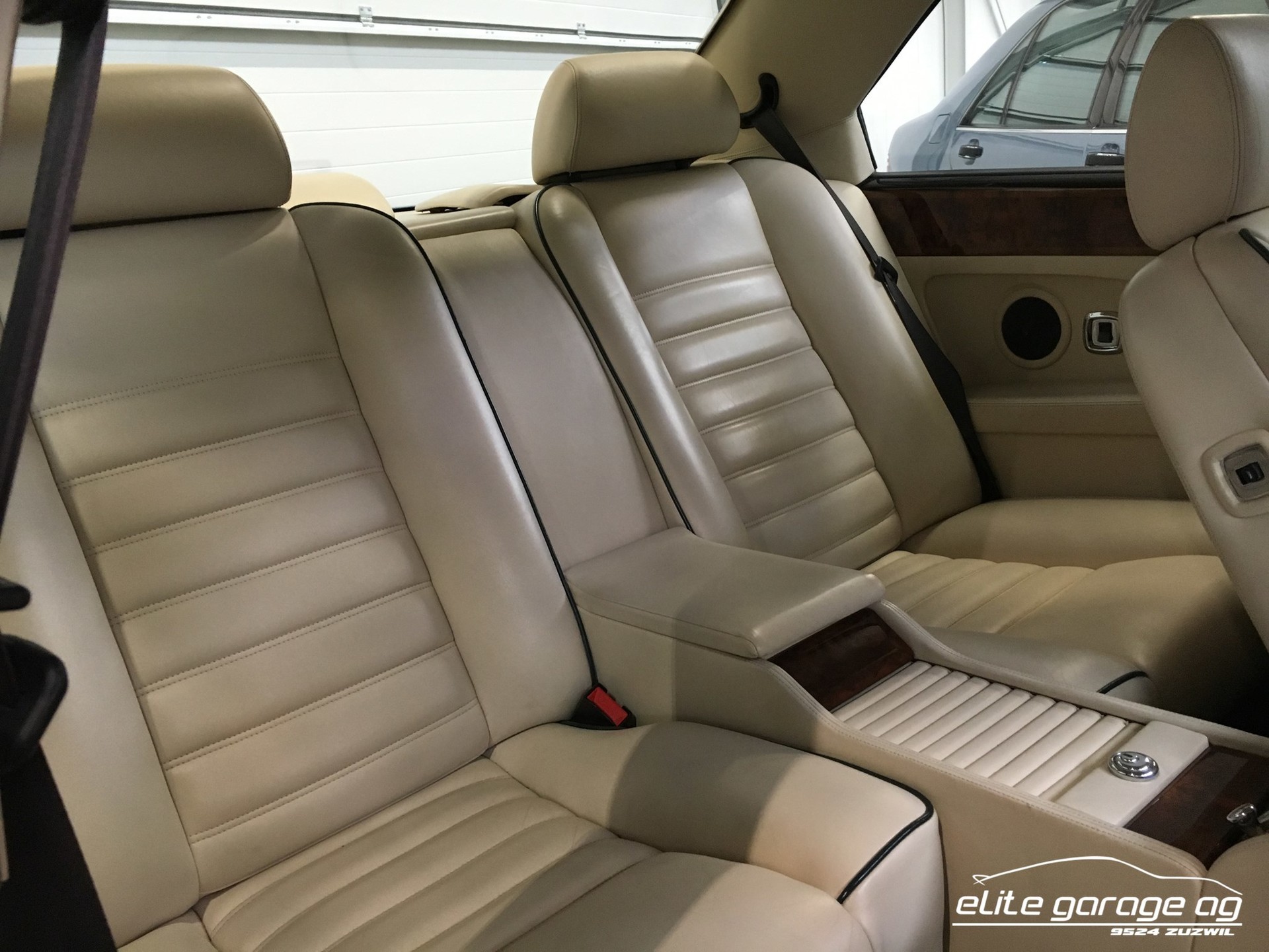 BENTLEY Continental R Coupé-image-9
