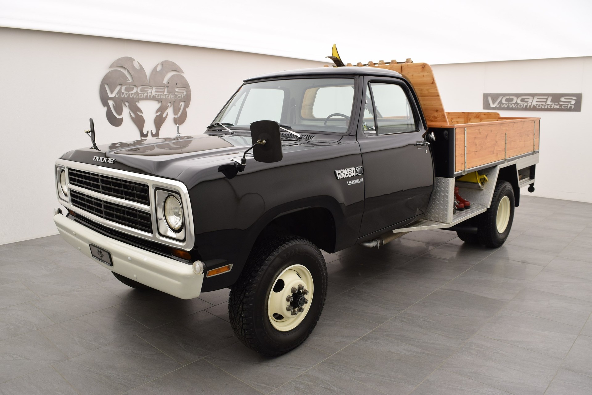 DODGE W 300 FF 5.9 Power Wagon-image-0