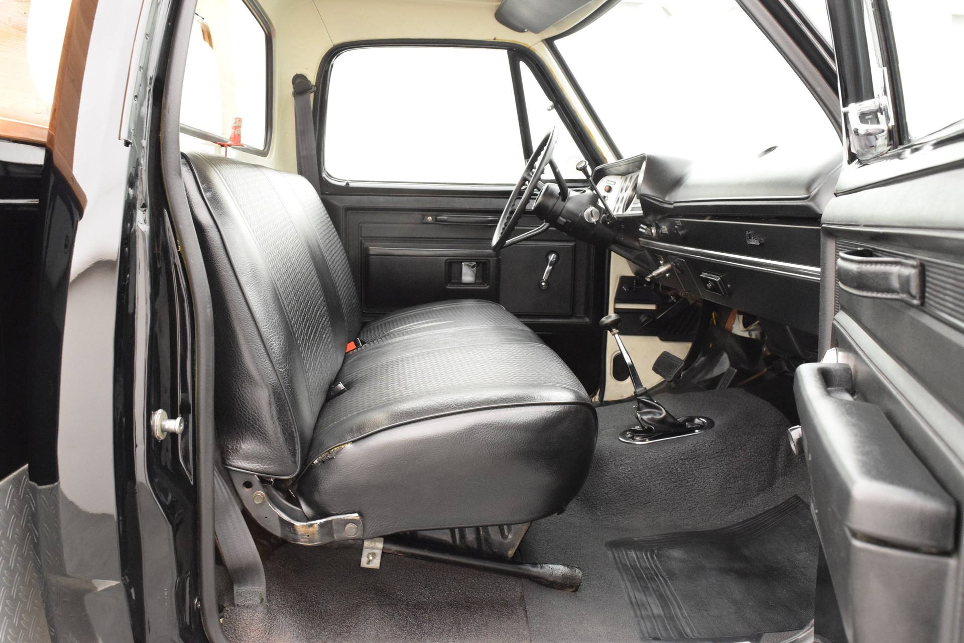 DODGE W 300 FF 5.9 Power Wagon-image-14