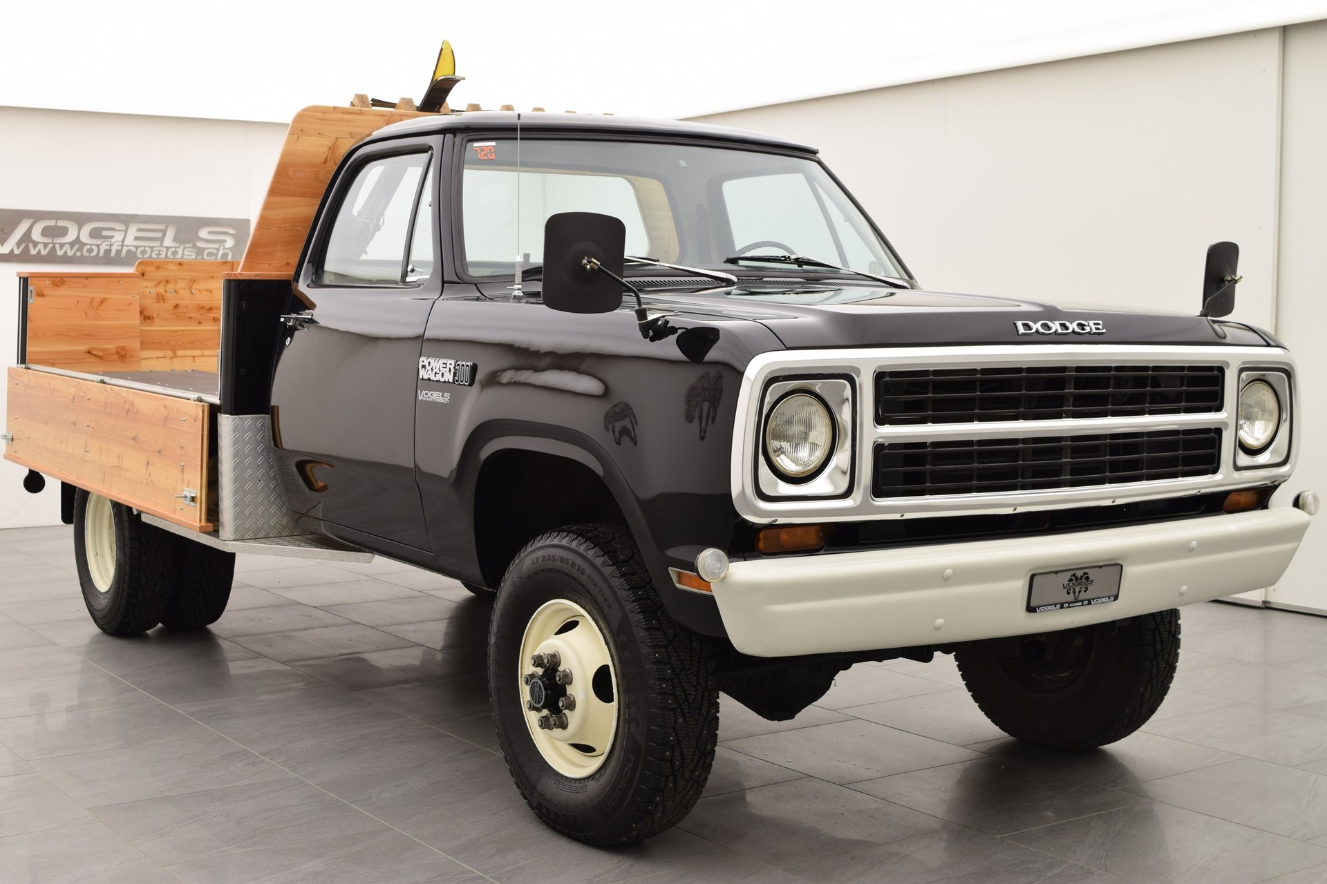 DODGE W 300 FF 5.9 Power Wagon-image-5