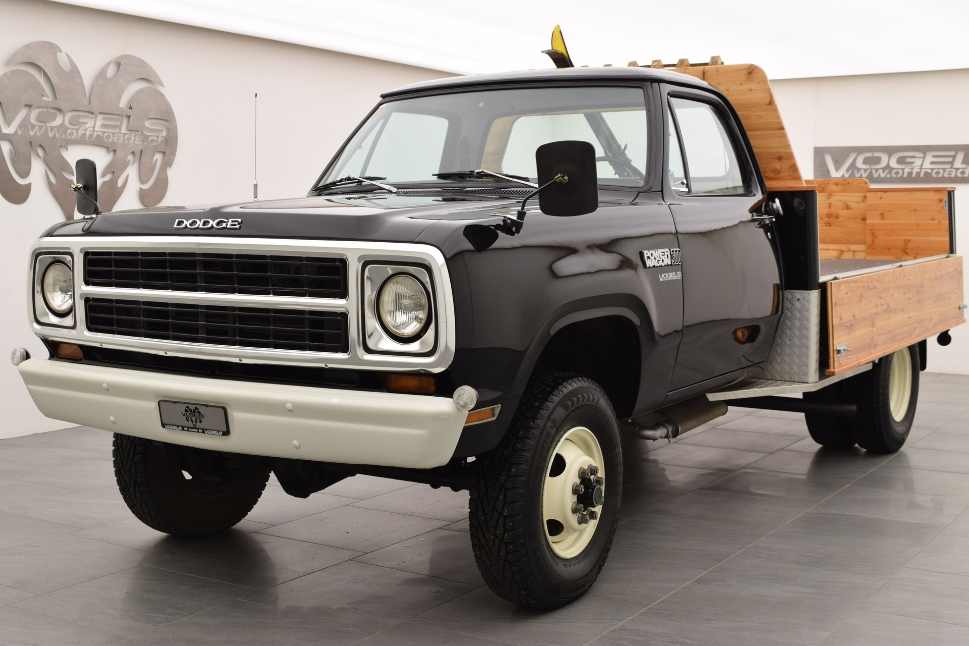 DODGE W 300 FF 5.9 Power Wagon-image-1