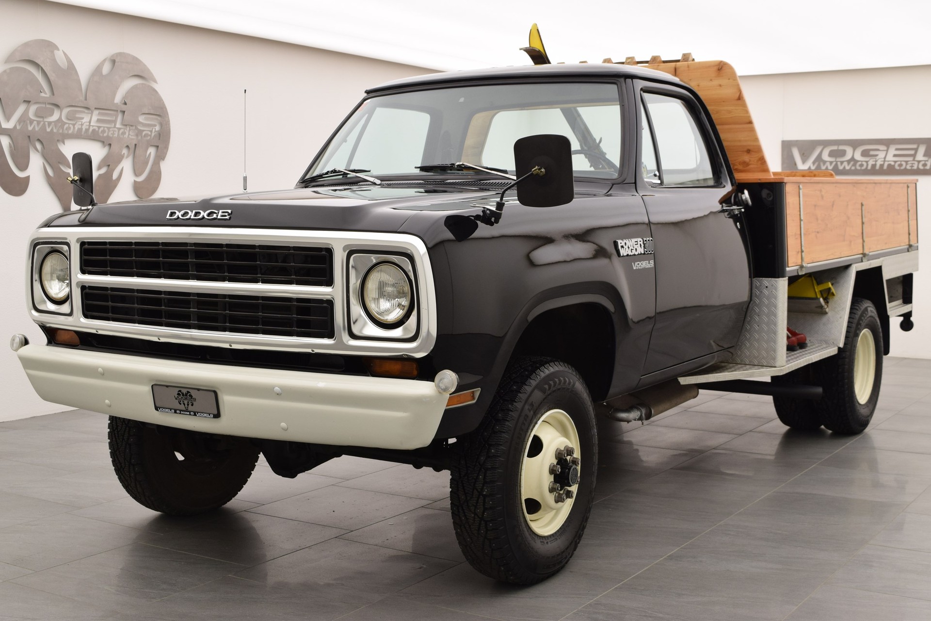 DODGE W 300 FF 5.9 Power Wagon-image-2