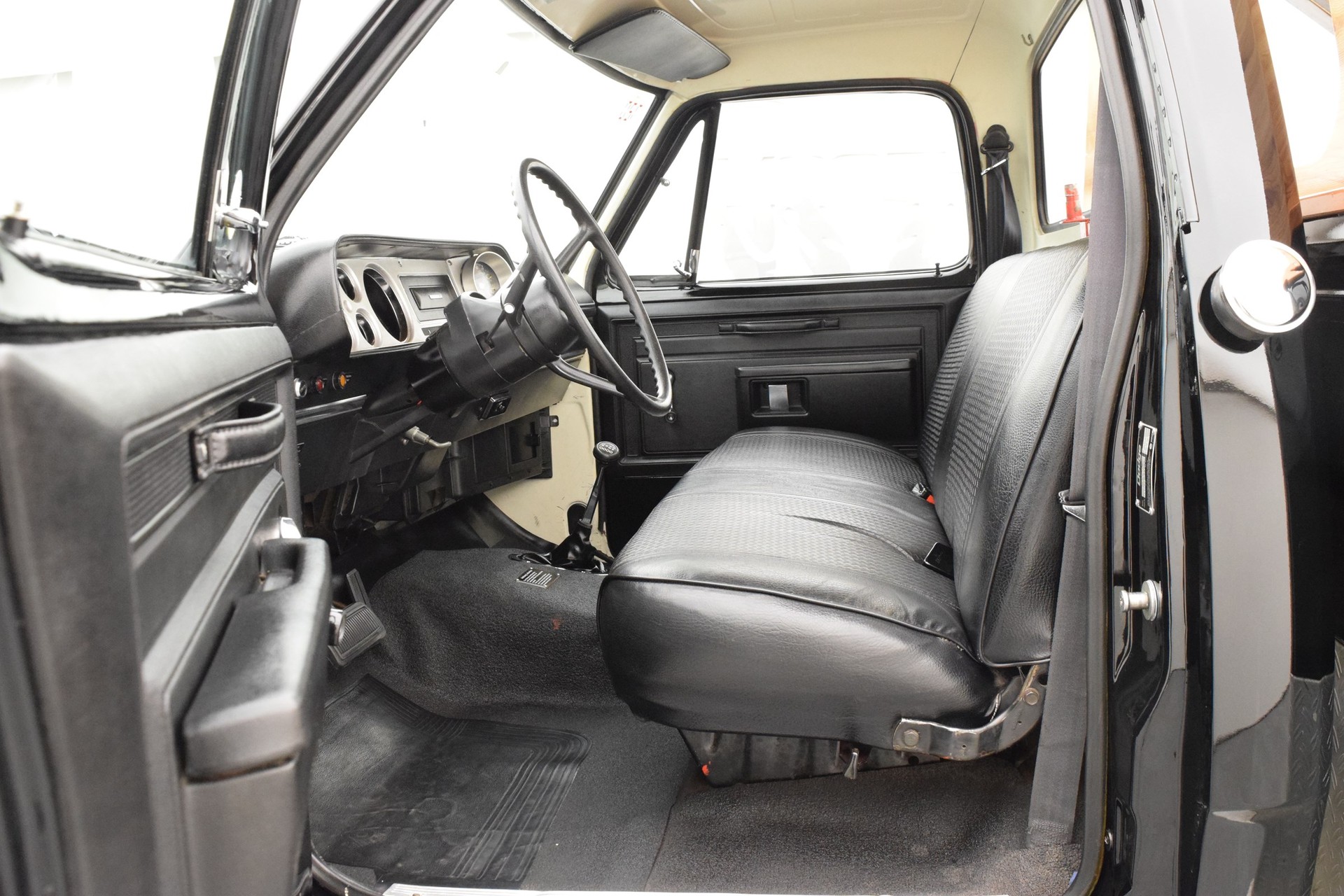 DODGE W 300 FF 5.9 Power Wagon-image-13