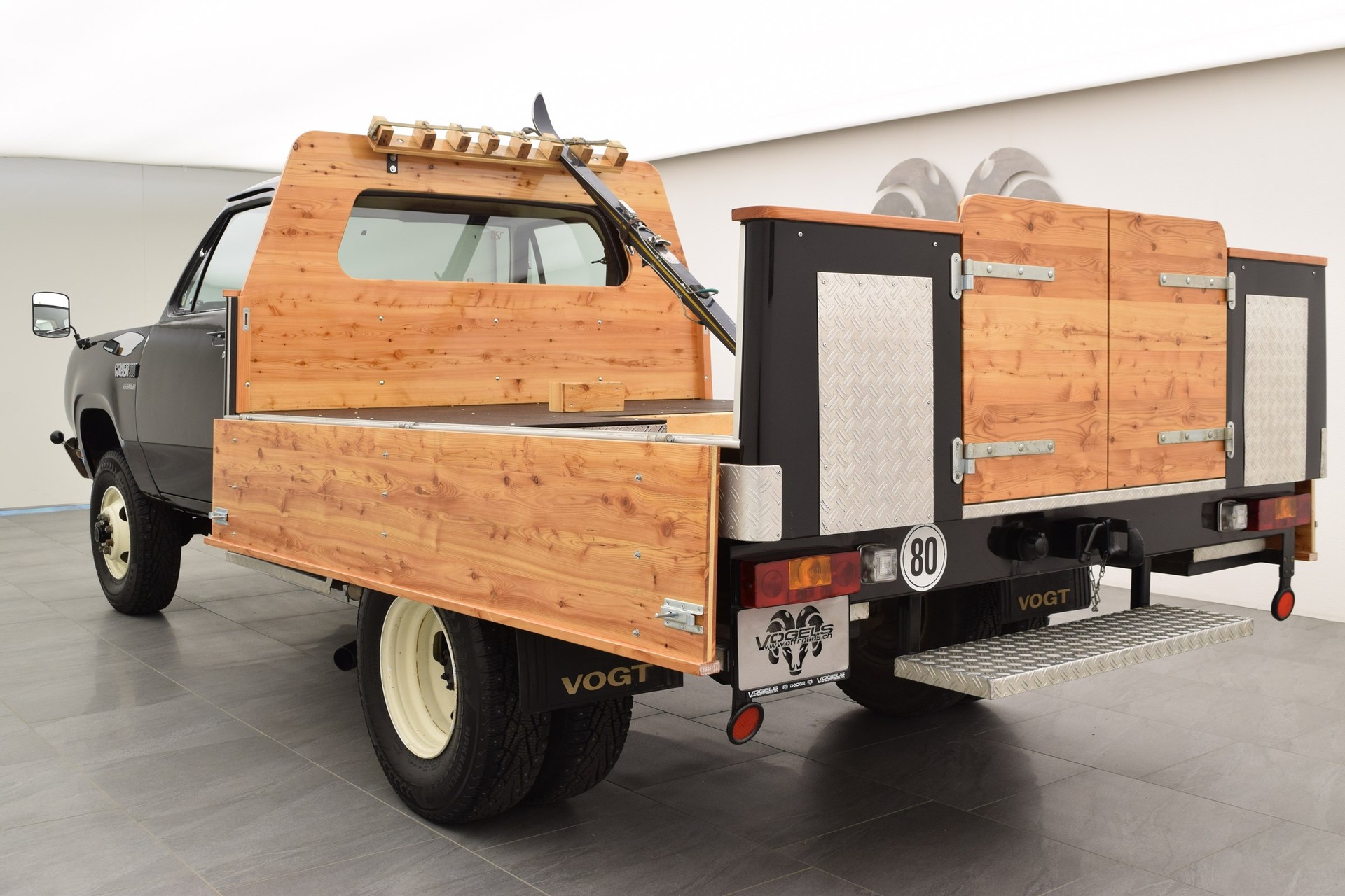 DODGE W 300 FF 5.9 Power Wagon-image-11