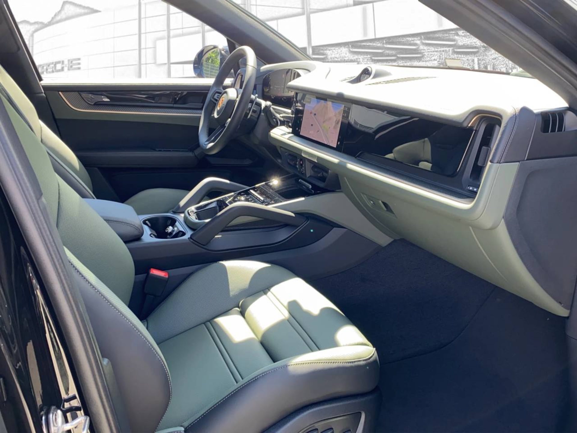 PORSCHE Cayenne E-Hybrid Coupé-image-17