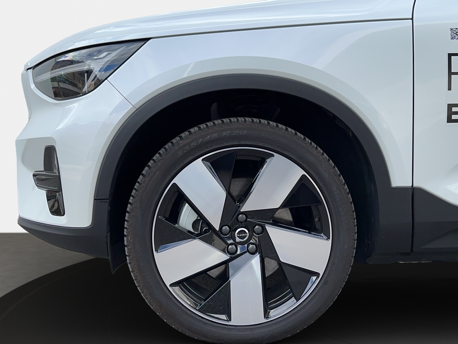VOLVO C40 Recharge P6 Pure Electric Plus-image-14