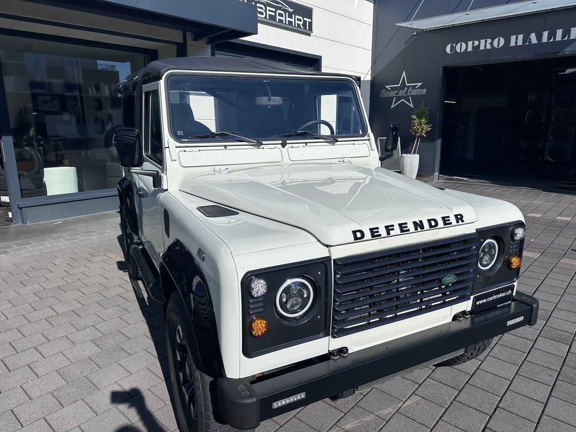 LAND ROVER 90 300 TDI-image-1