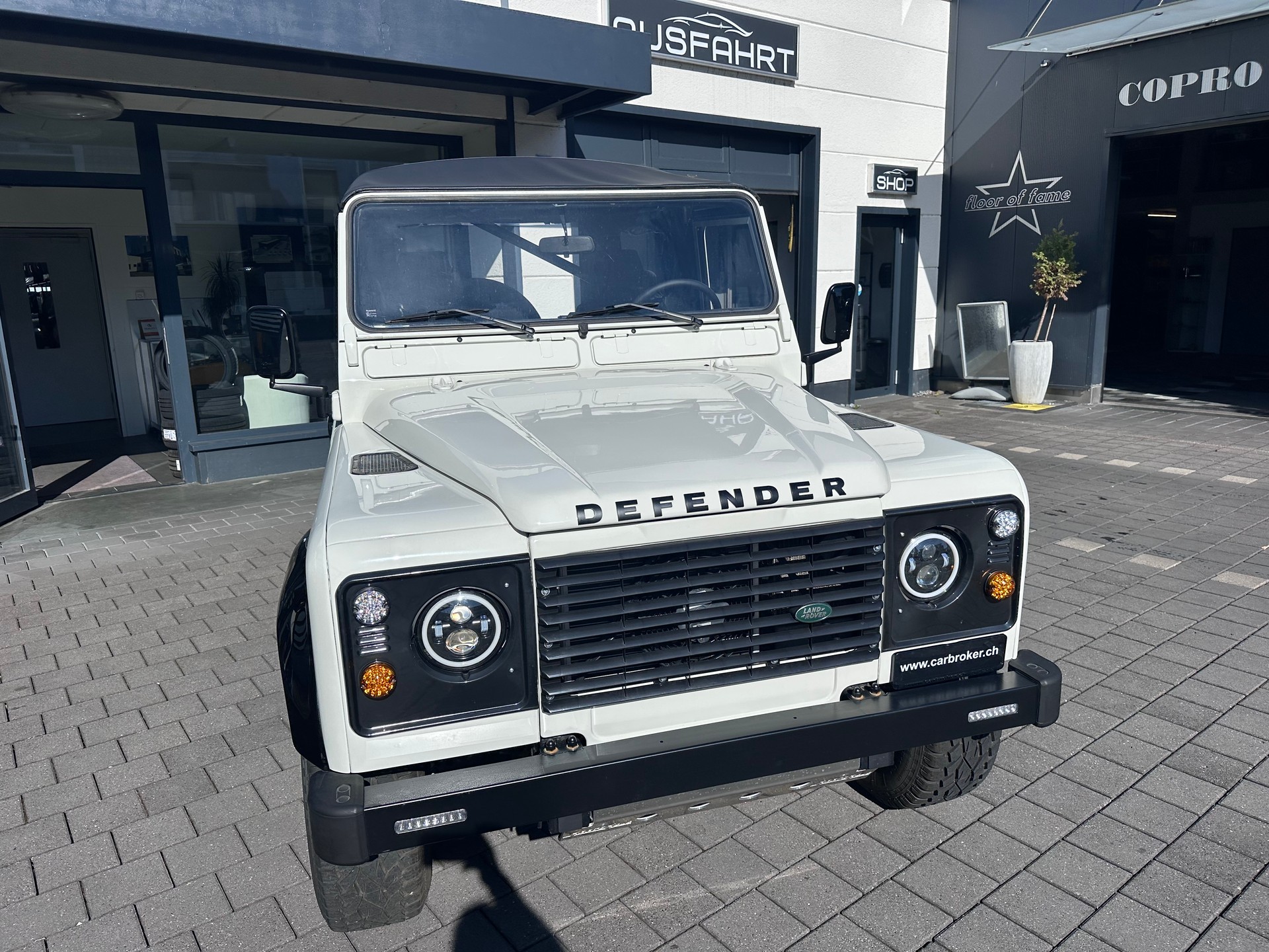 LAND ROVER 90 300 TDI-image-2