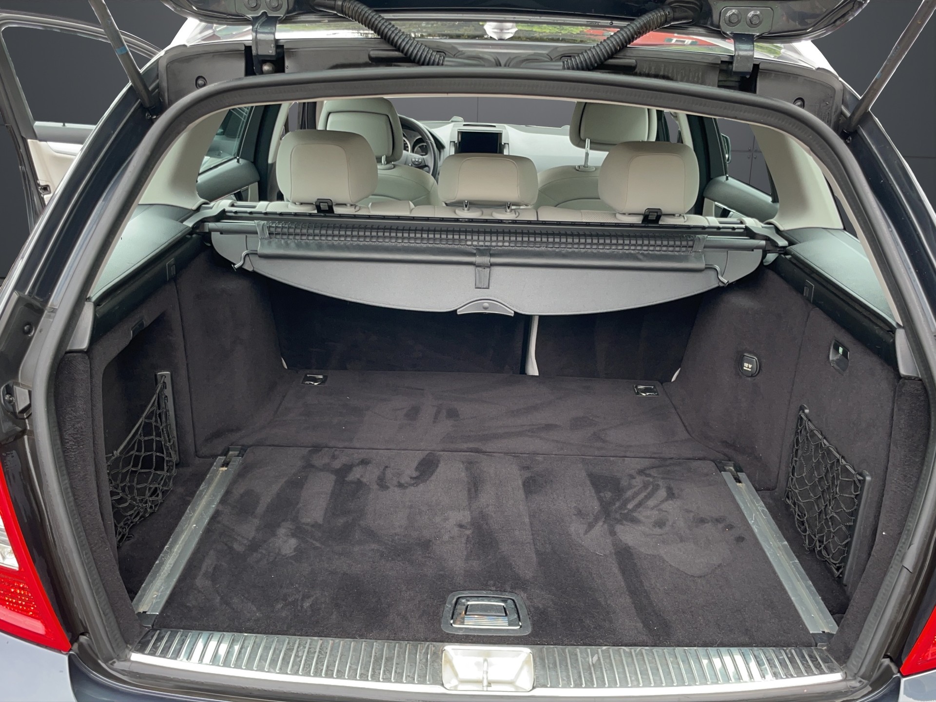 MERCEDES-BENZ C 220 CDI BlueEfficiency Avantgarde Automatic-image-8
