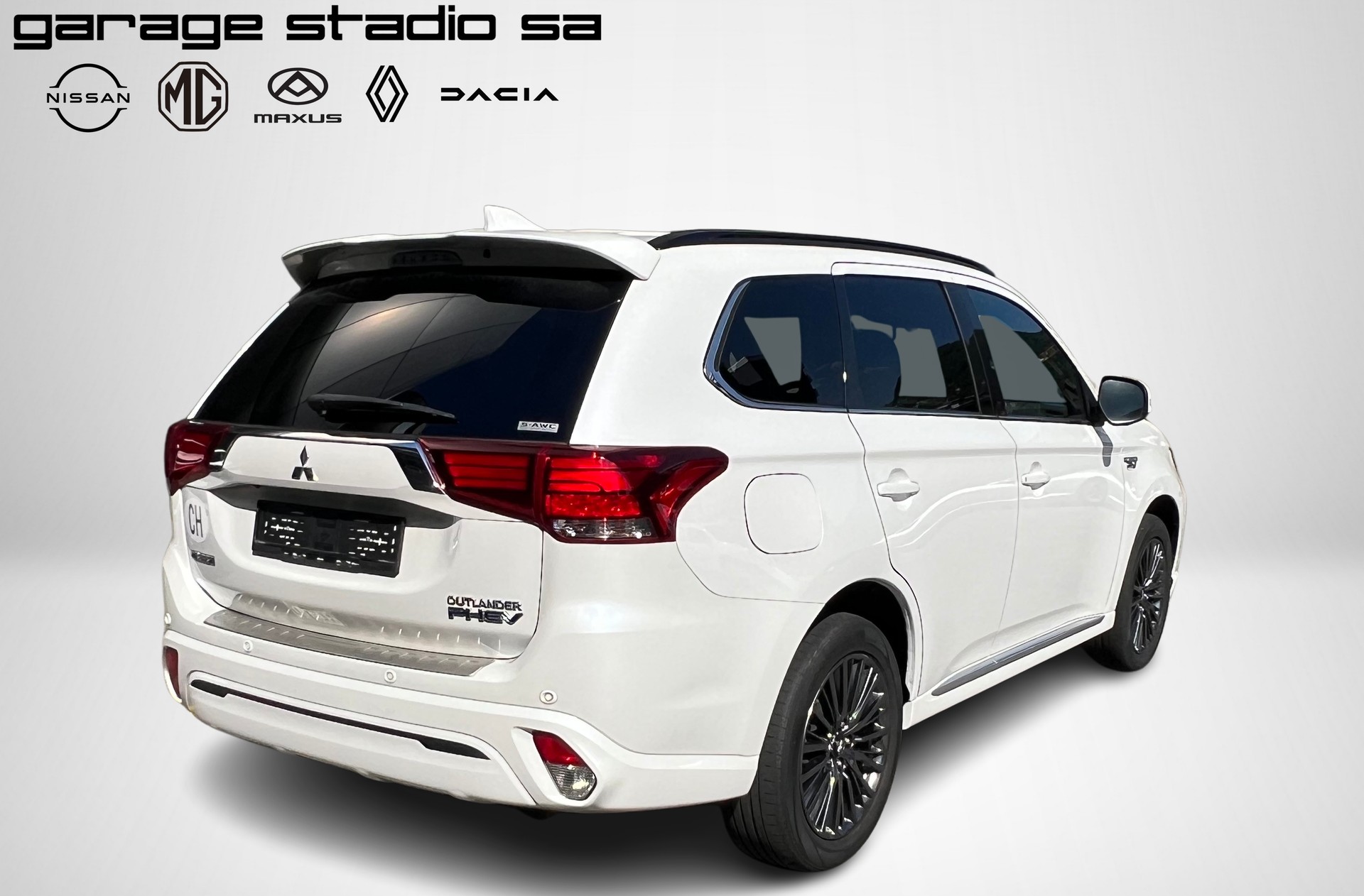 MITSUBISHI Outlander 2.4 PHEV Diamond S-Edition 4WD Automatic-image-4