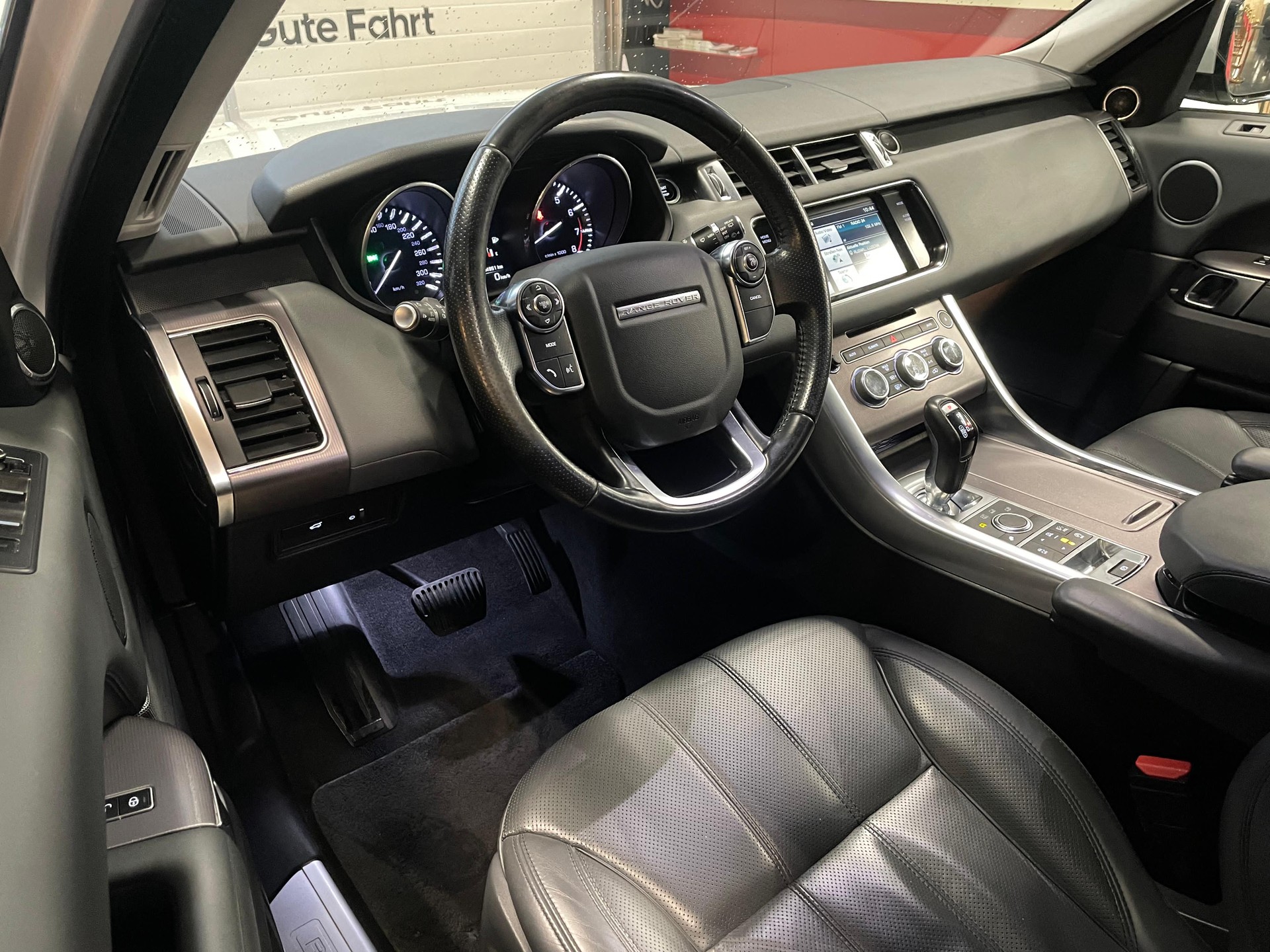 LAND ROVER Range Rover Sport 3.0 V6 SC SE Automatic-image-8