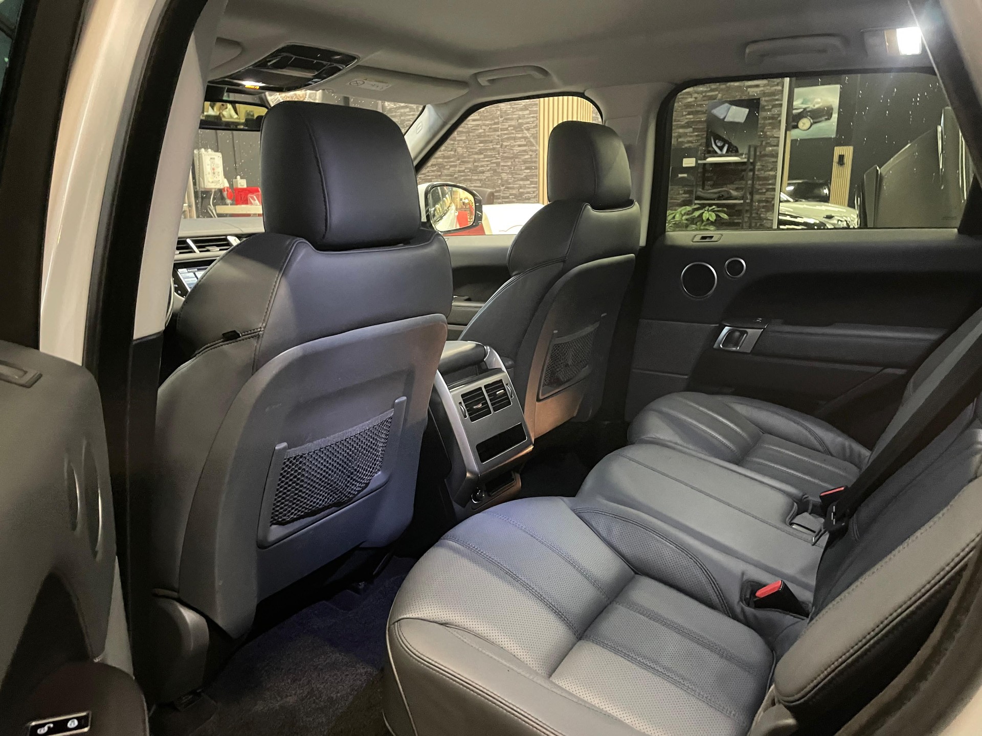 LAND ROVER Range Rover Sport 3.0 V6 SC SE Automatic-image-14