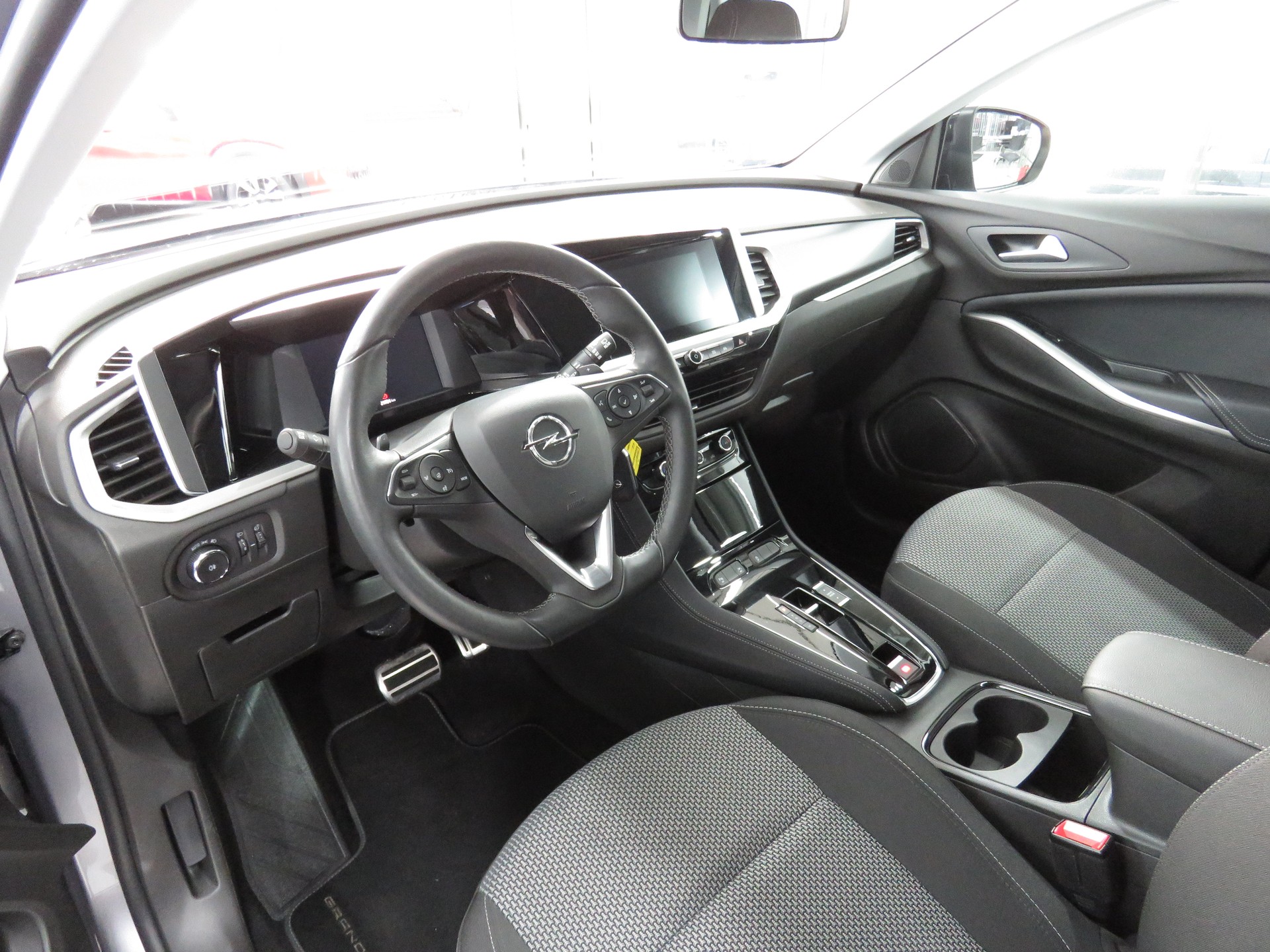 OPEL Grandland 1.2i TP Edition Automatik-image-6
