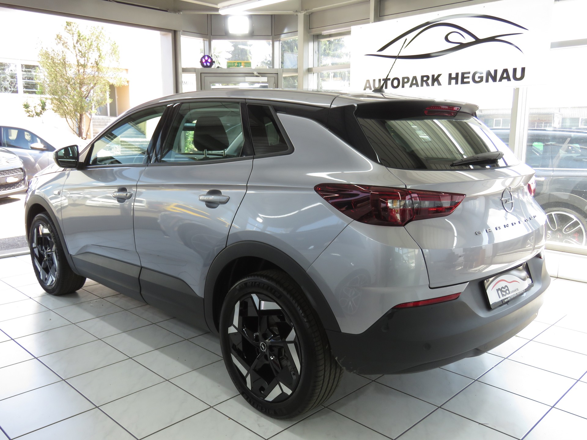 OPEL Grandland 1.2i TP Edition Automatik-image-5