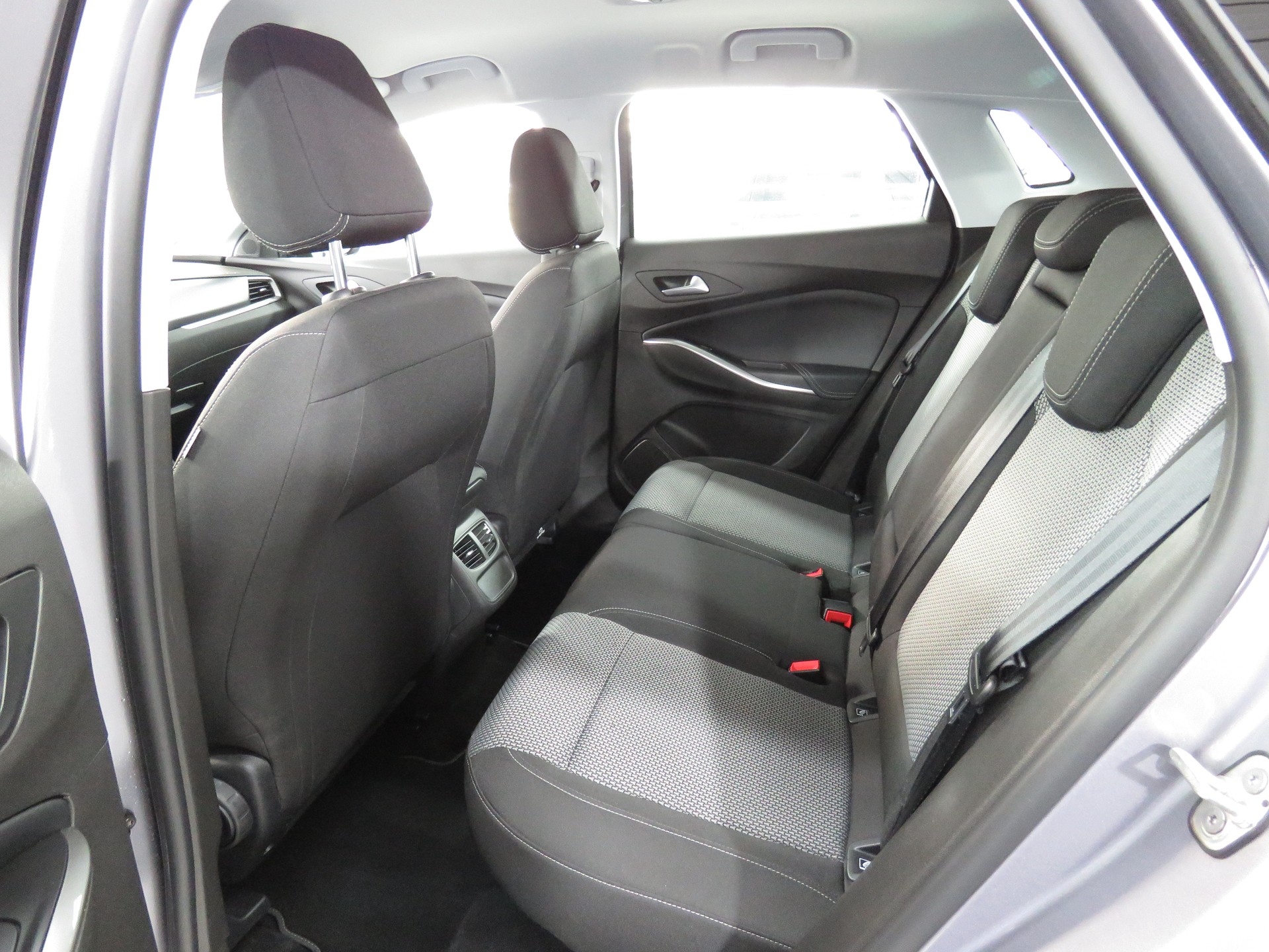 OPEL Grandland 1.2i TP Edition Automatik-image-8