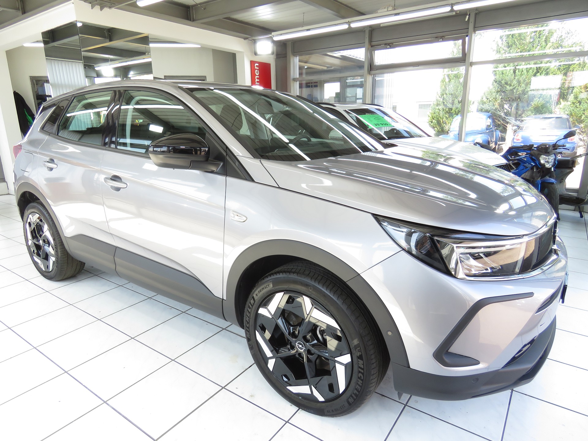 OPEL Grandland 1.2i TP Edition Automatik-image-2