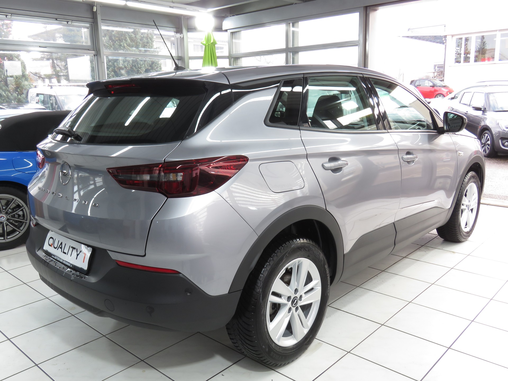 OPEL Grandland 1.2i TP Edition Automatik-image-3