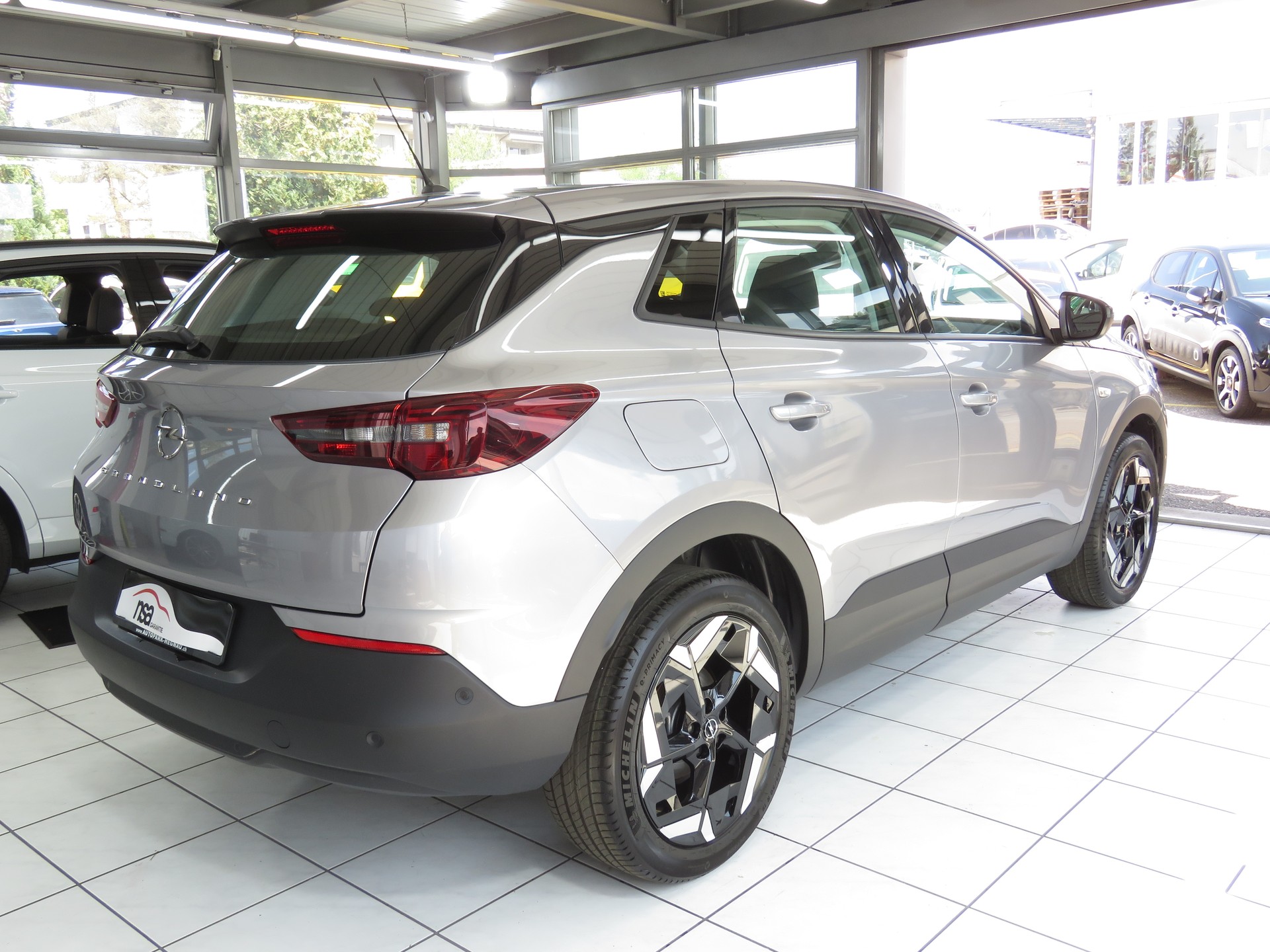 OPEL Grandland 1.2i TP Edition Automatik-image-3
