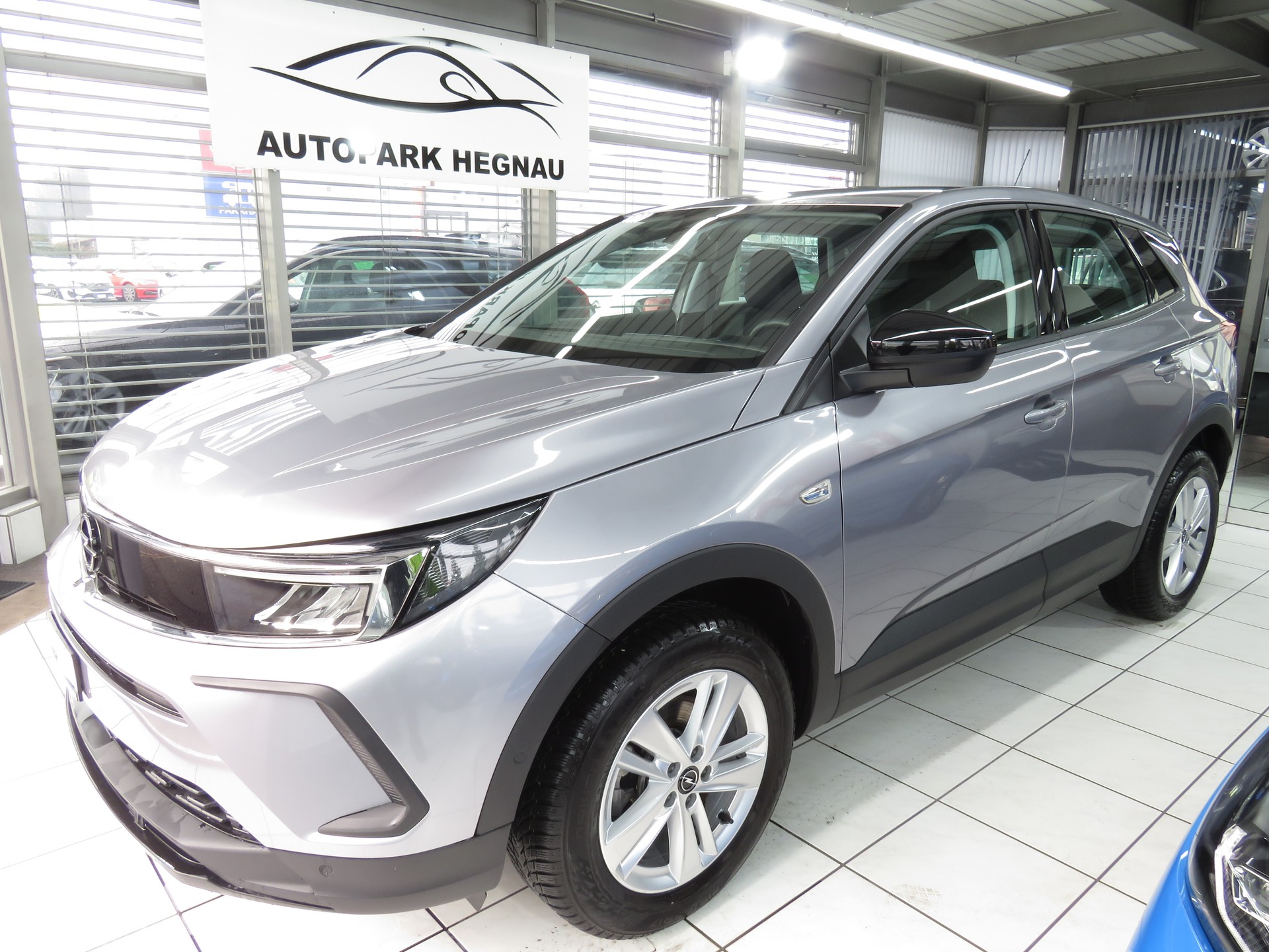 OPEL Grandland 1.2i TP Edition Automatik-image-0
