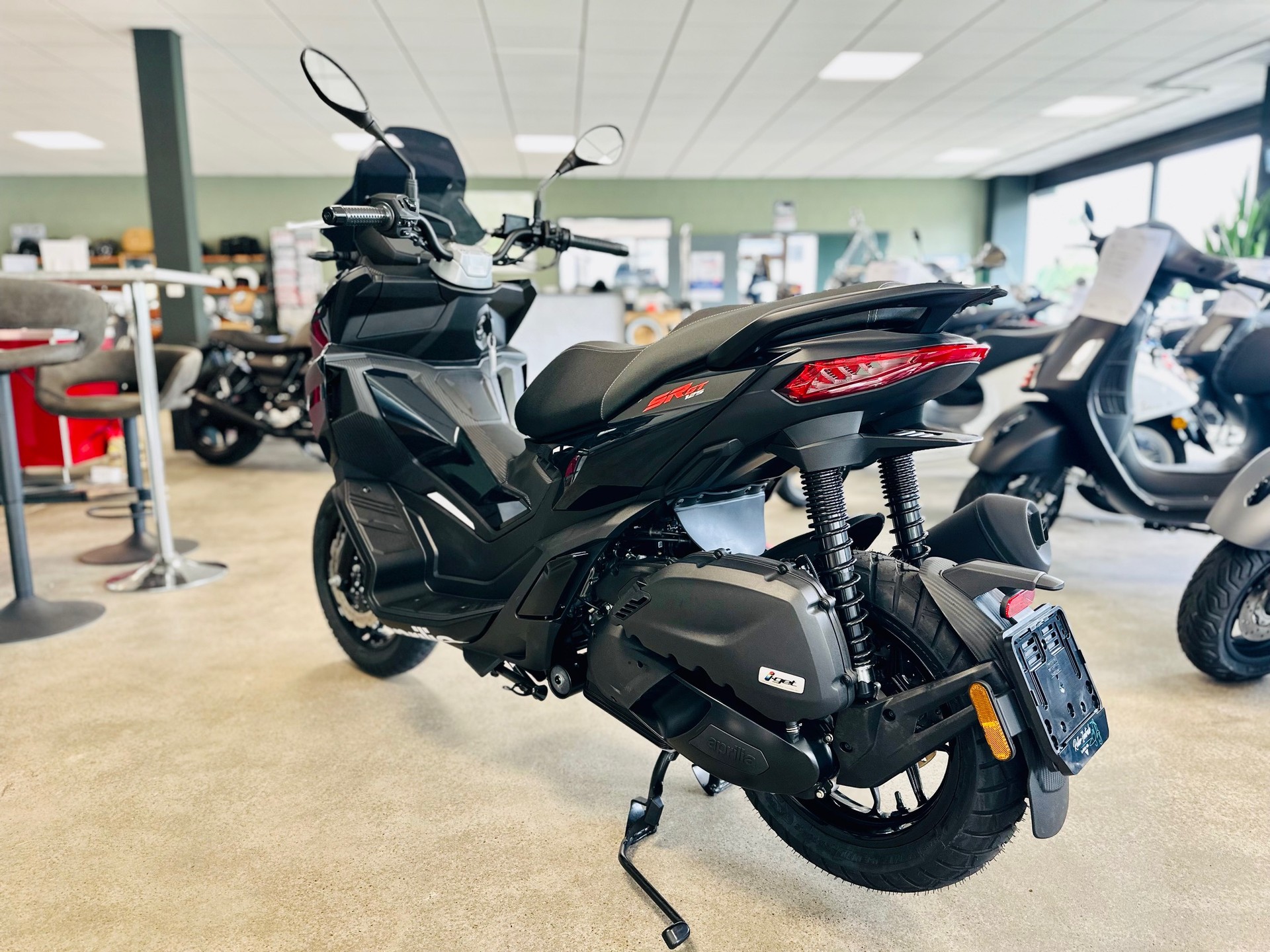APRILIA SR 125 GT ABS-showroom-element-3