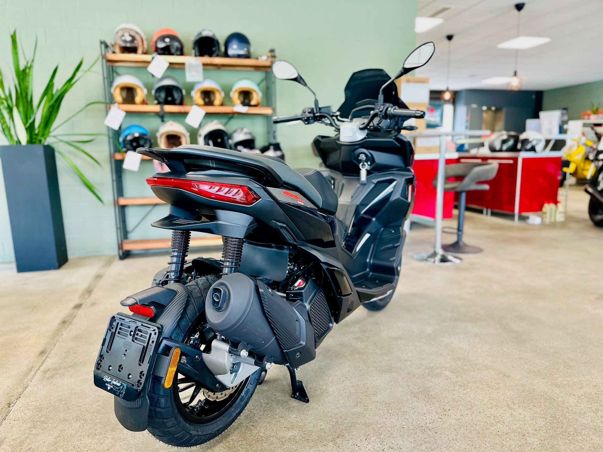 APRILIA SR 125 GT ABS-showroom-element-2