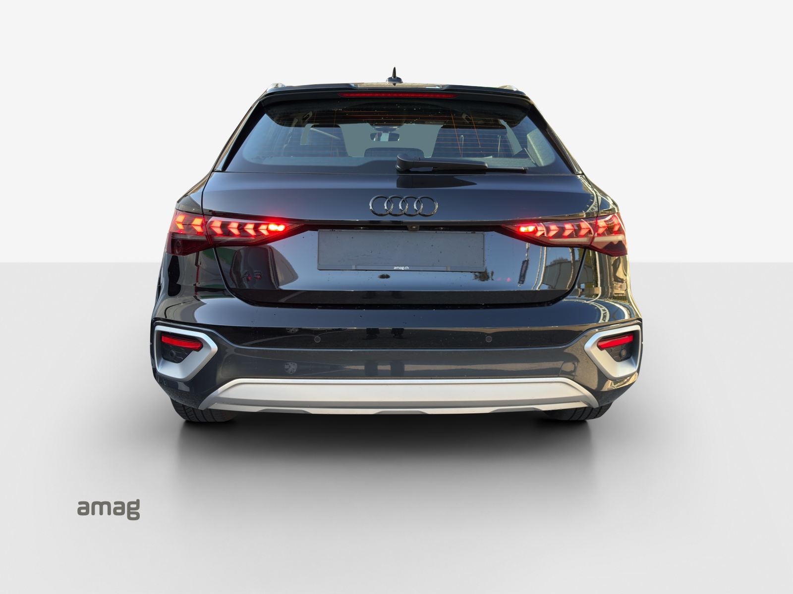 AUDI A3 allstreet 35 TFSI Attraction S-tronic-image-4