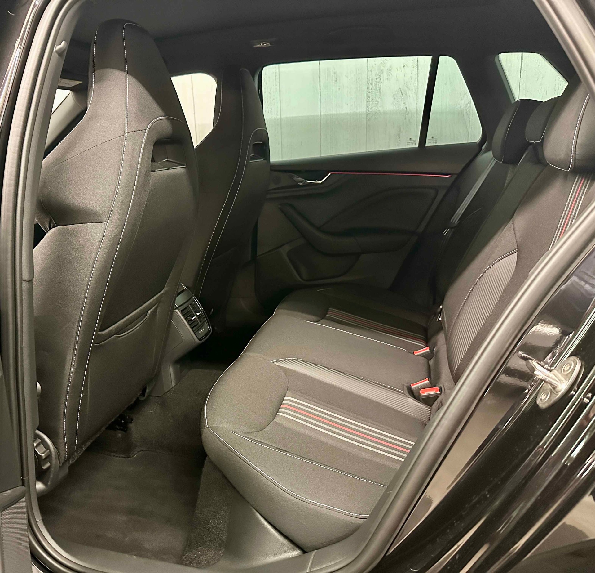SKODA Kamiq 1.5 TSI Monte Carlo DSG-image-4